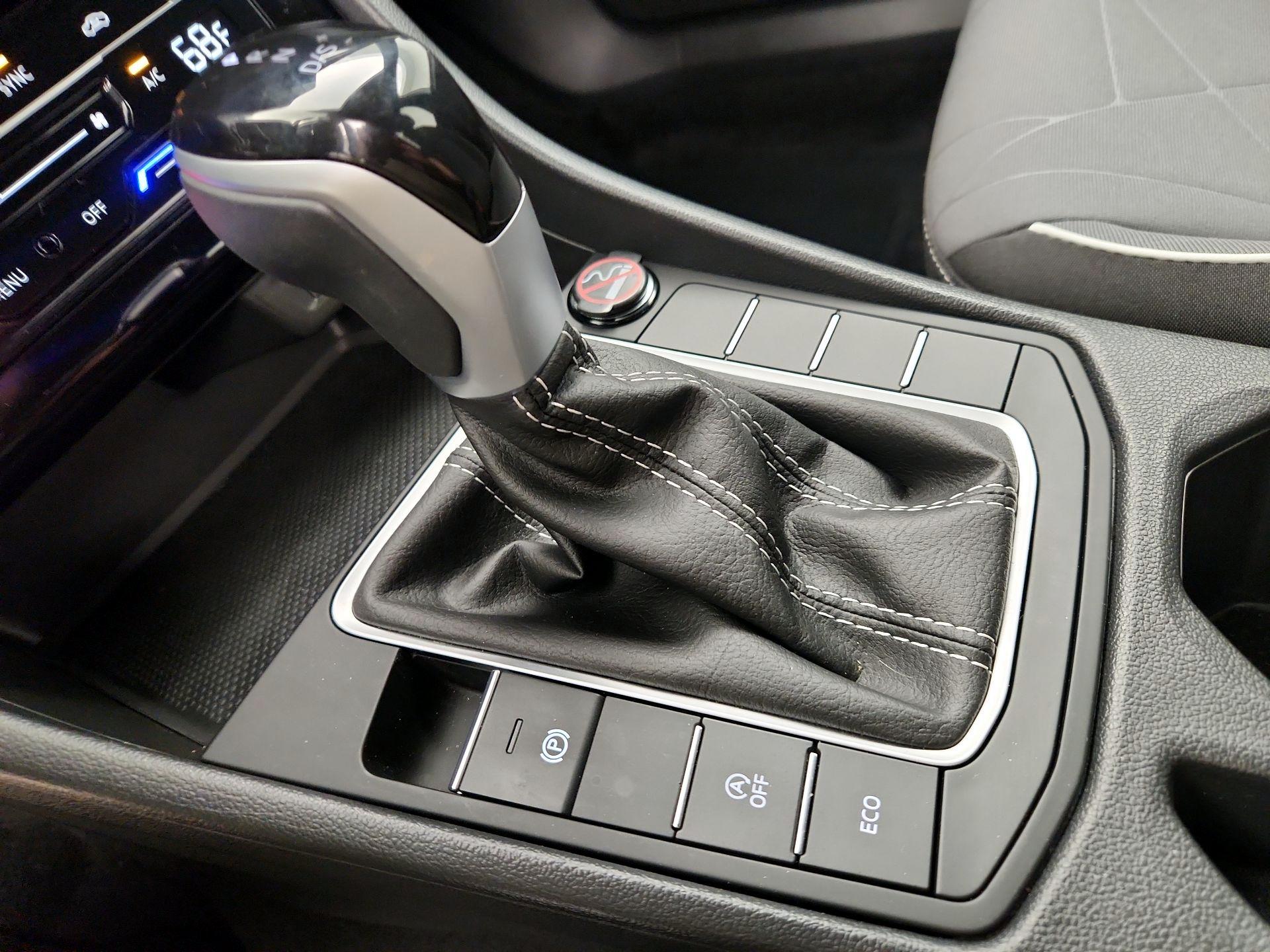 Thumbnail: 2025 Volkswagen Jetta - 17