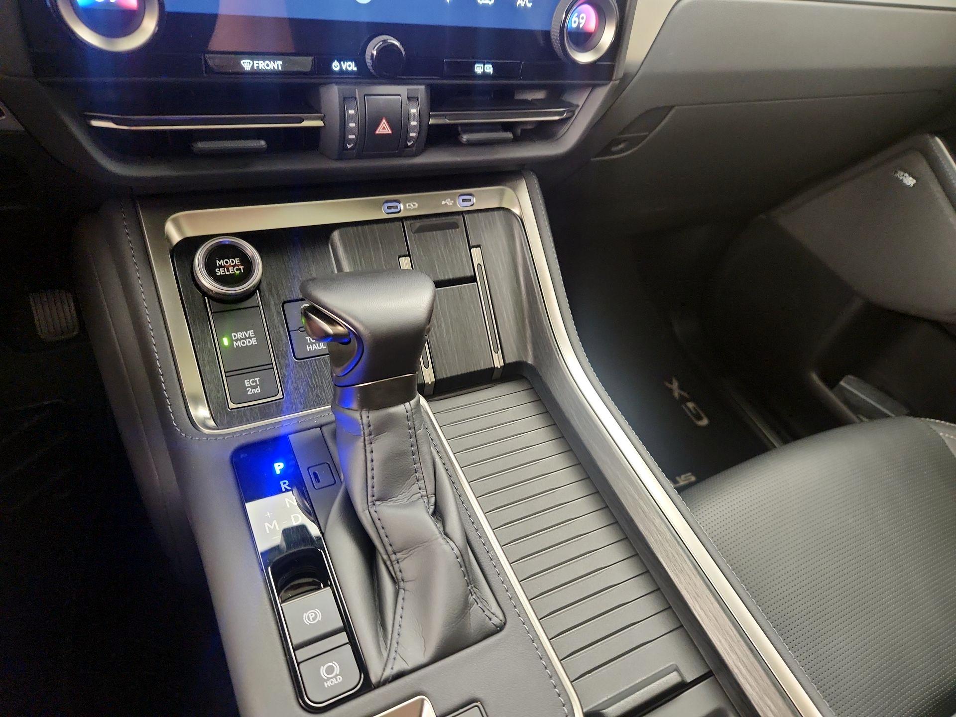Thumbnail: 2025 Lexus GX - 17