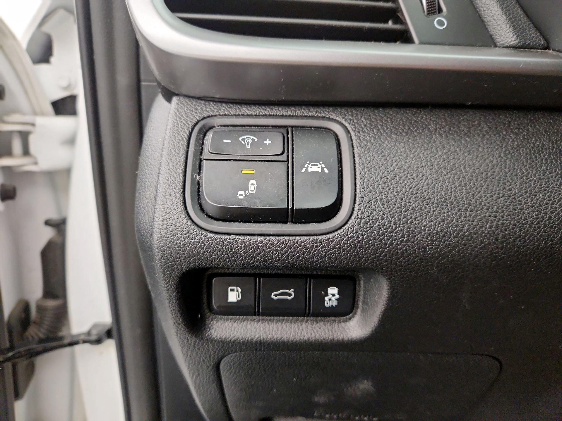 Thumbnail: 2020 Kia Optima - 13