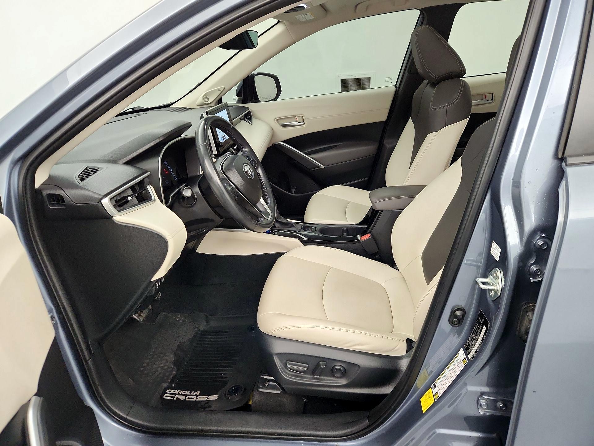 Thumbnail: 2023 Toyota Corolla Cross - 11