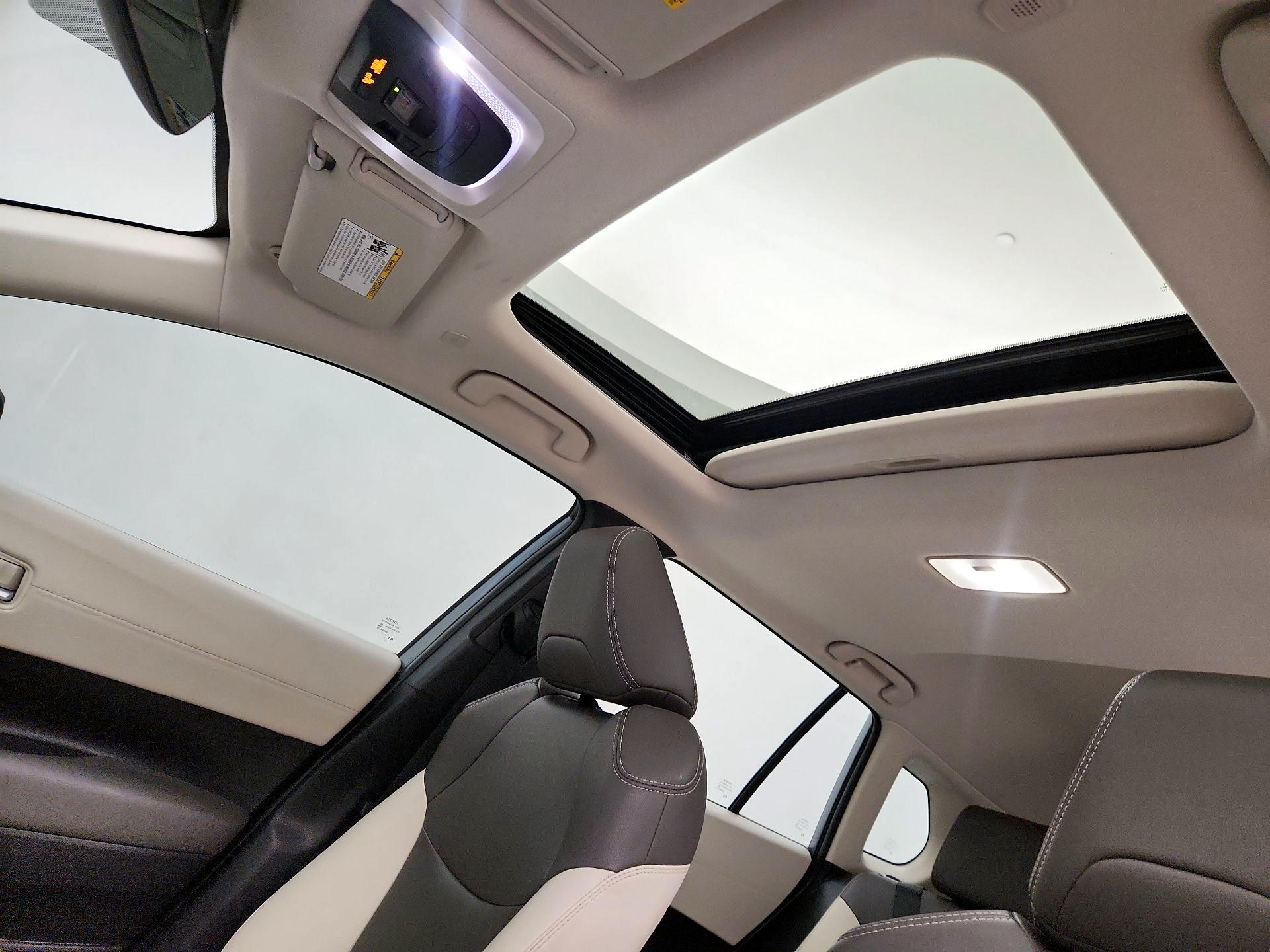 Thumbnail: 2023 Toyota Corolla Cross - 19