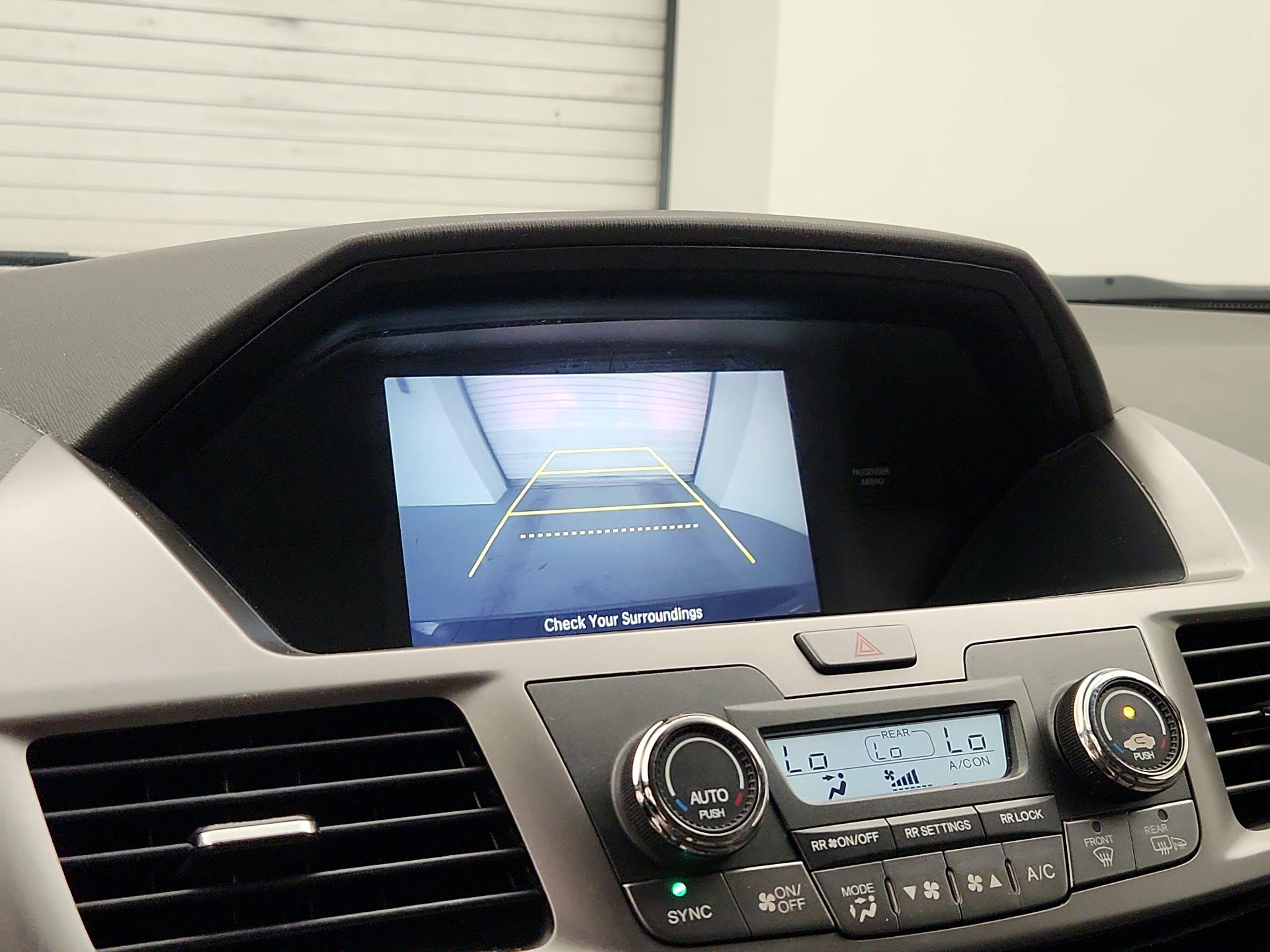 Thumbnail: 2016 Honda Odyssey - 14