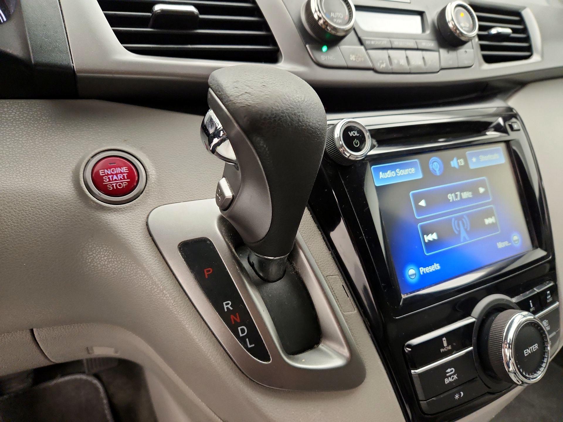 Thumbnail: 2016 Honda Odyssey - 17