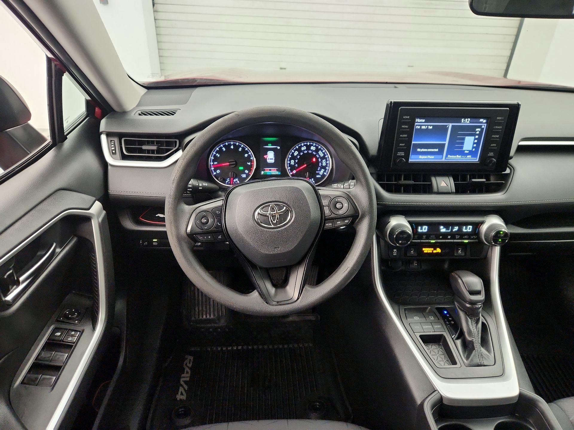 Thumbnail: 2019 Toyota RAV4 - 10