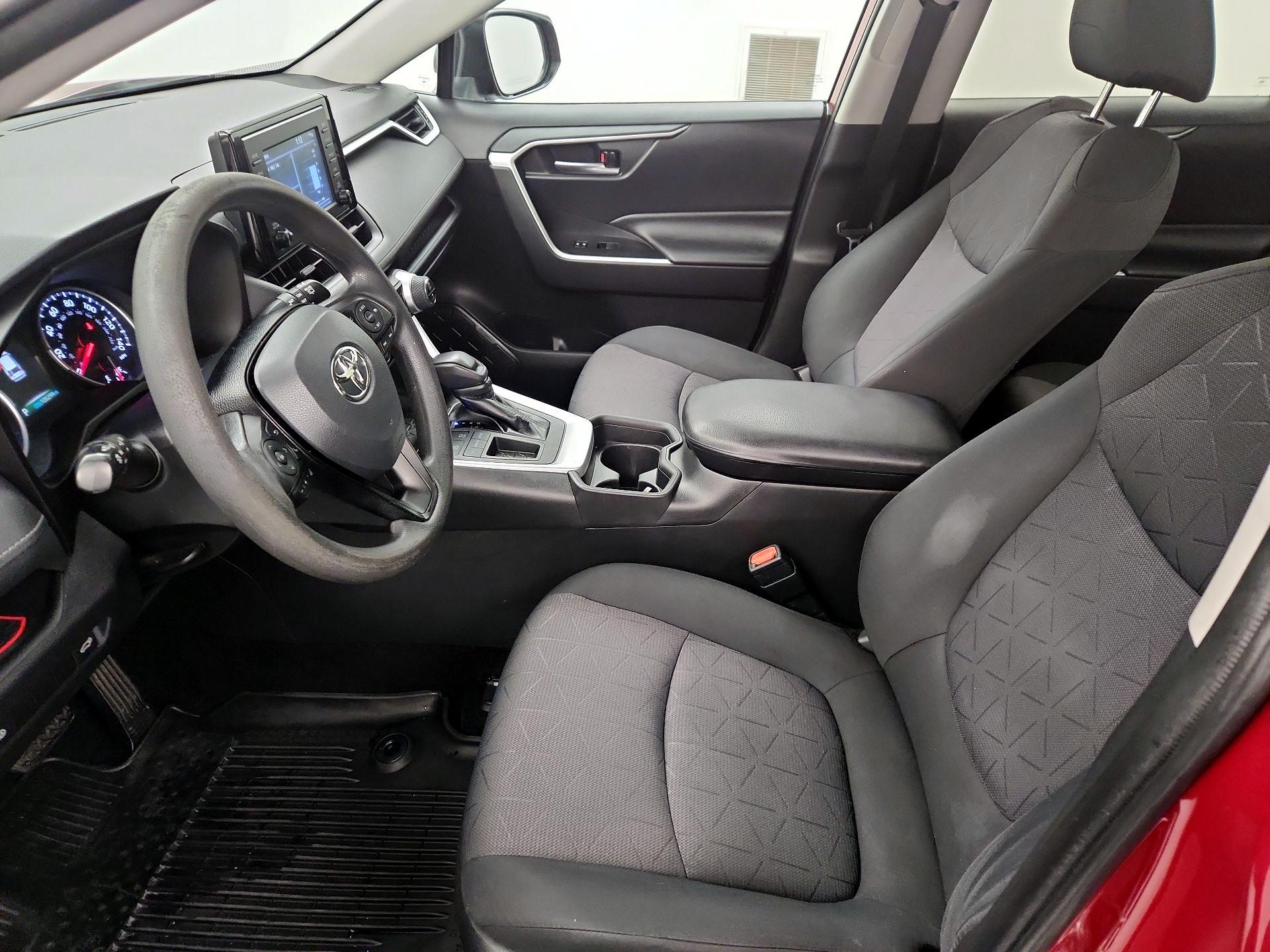 Thumbnail: 2019 Toyota RAV4 - 11