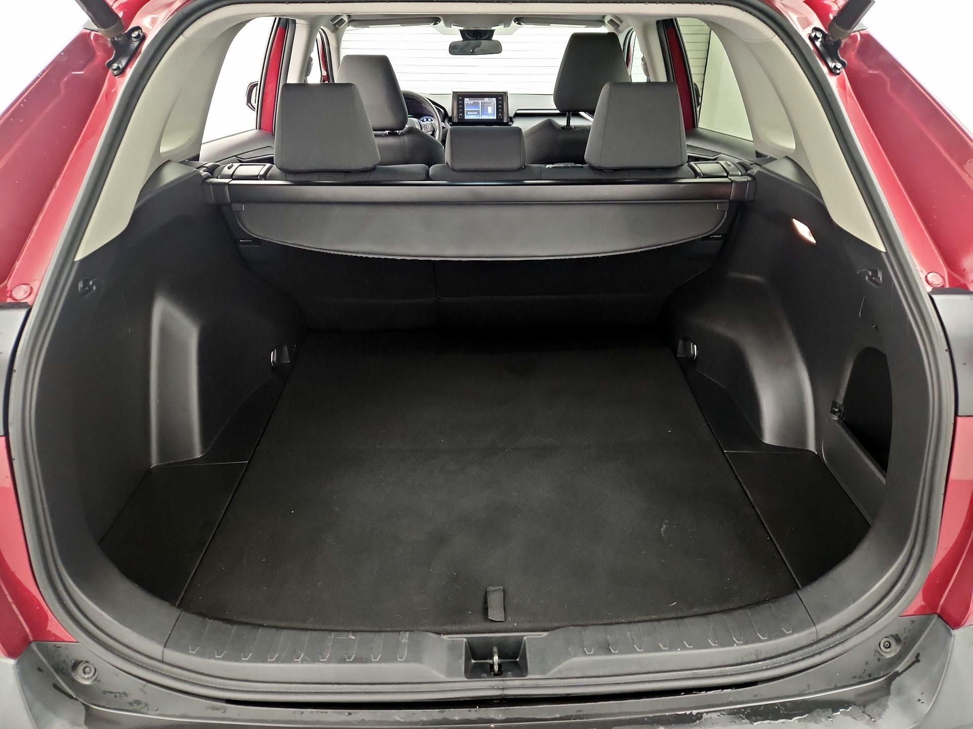 Thumbnail: 2019 Toyota RAV4 - 19