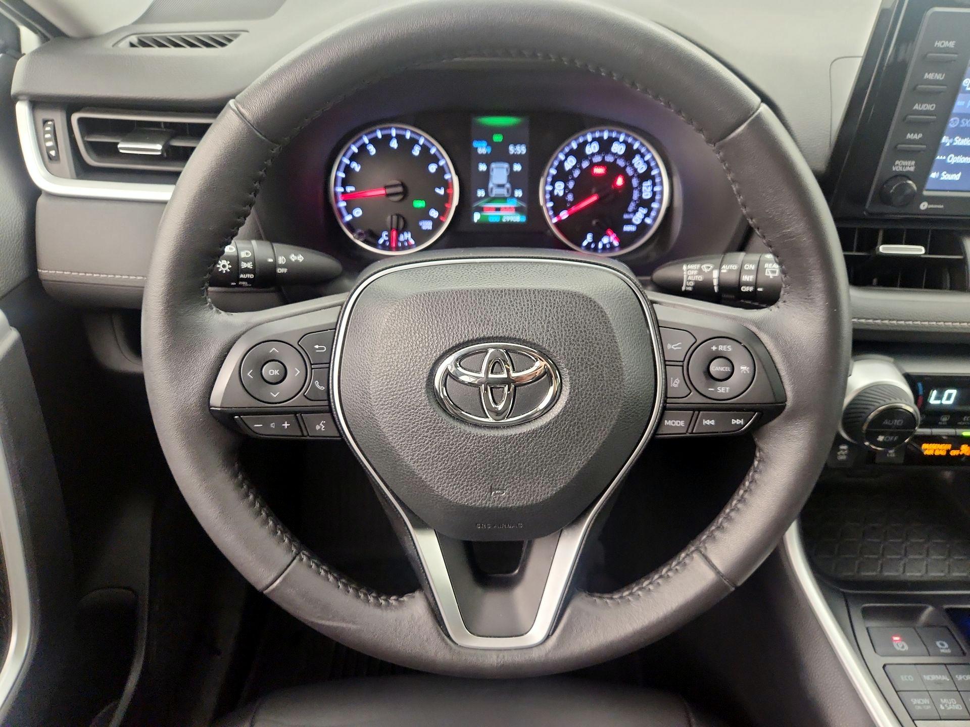 Thumbnail: 2022 Toyota RAV4 - 10