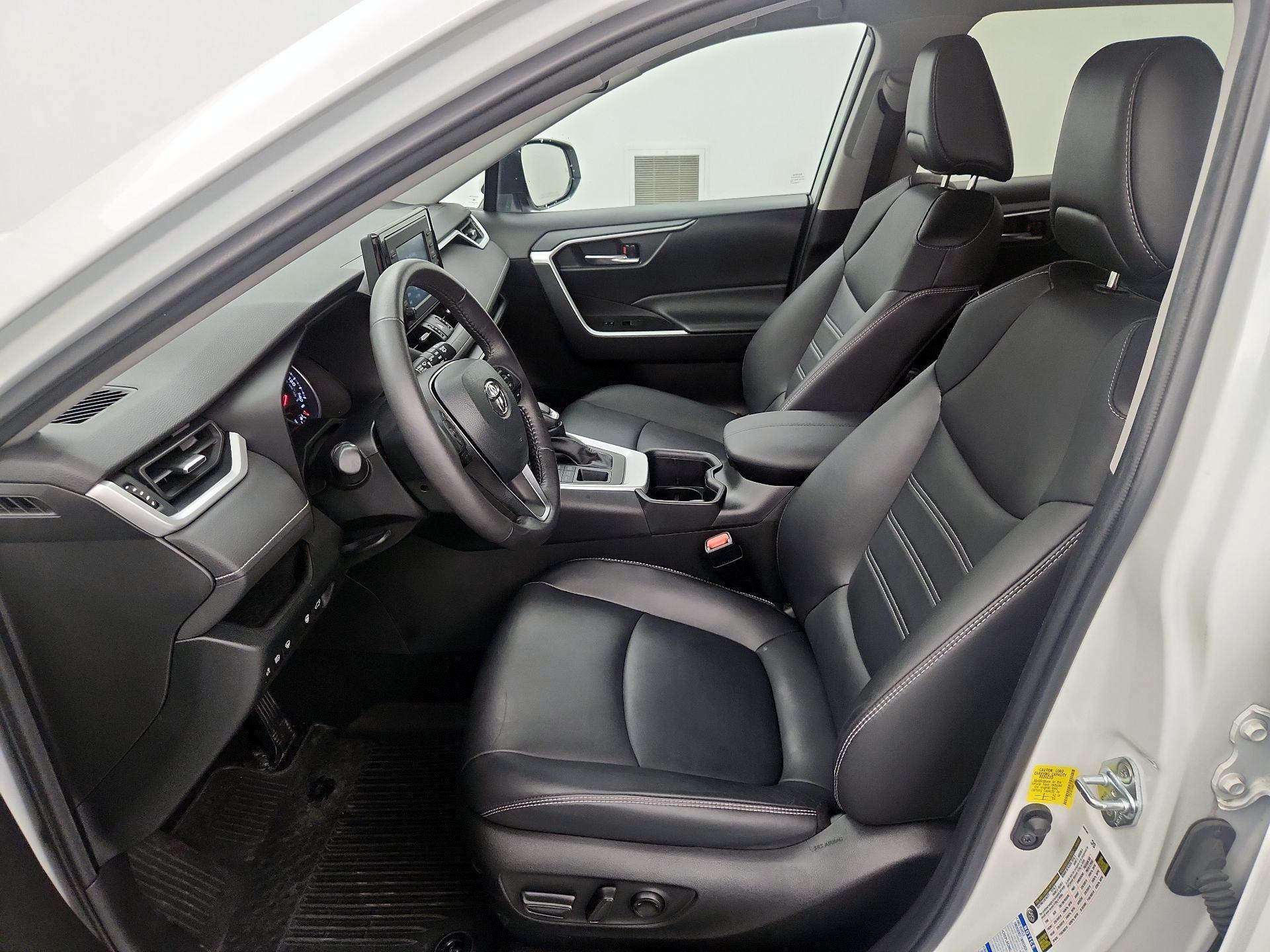 Thumbnail: 2022 Toyota RAV4 - 11