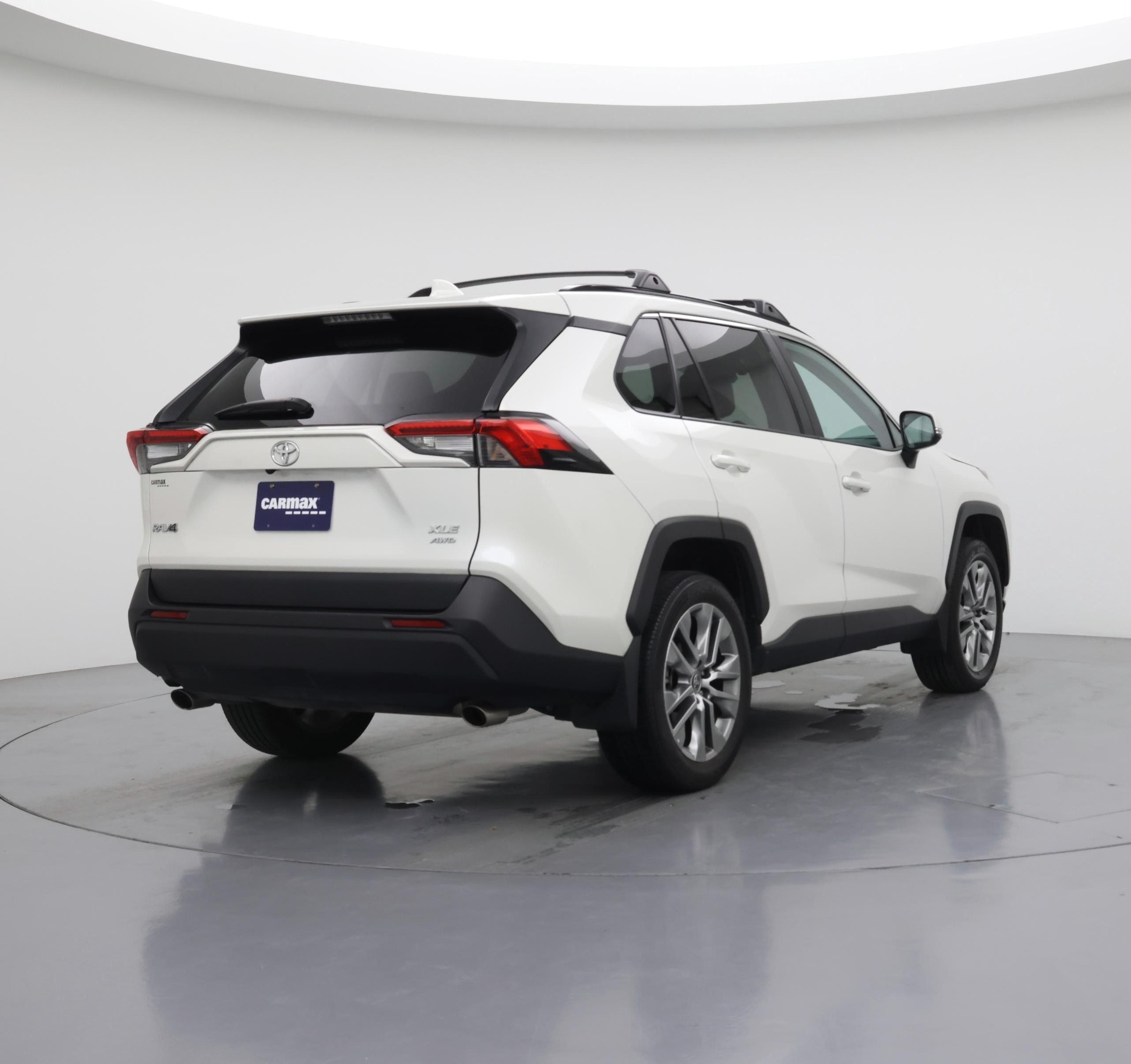 Thumbnail: 2022 Toyota RAV4 - 8