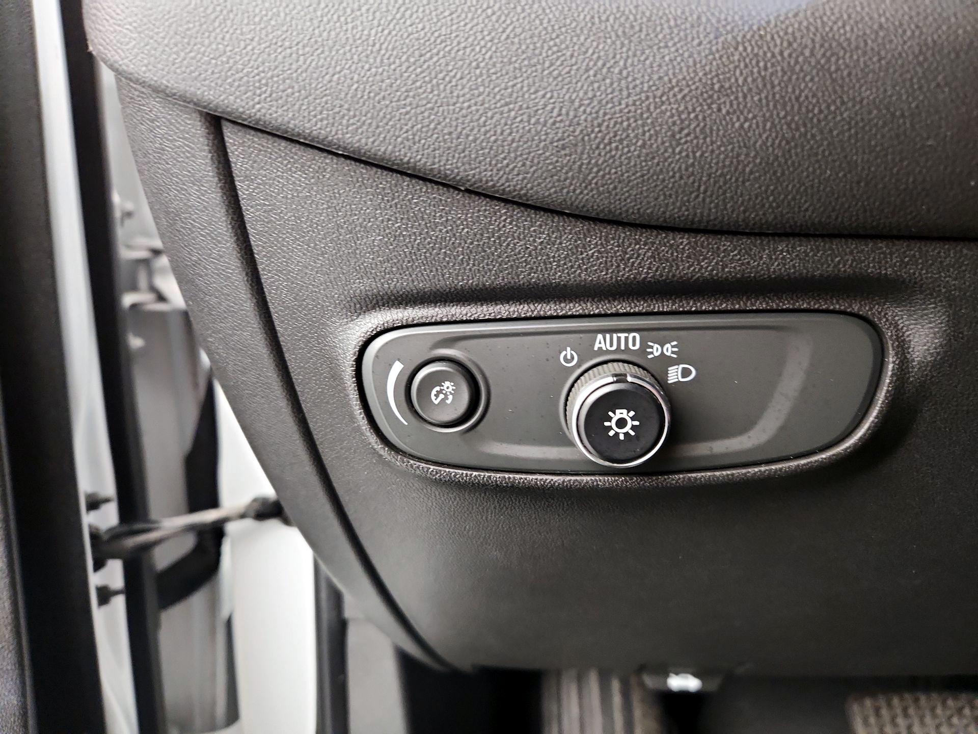 Thumbnail: 2020 Chevrolet Equinox - 13