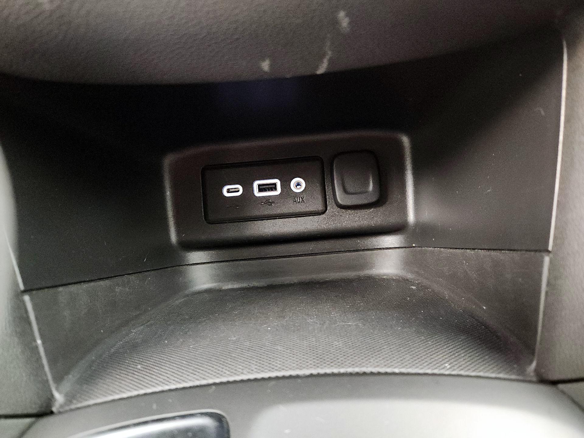 Thumbnail: 2020 Chevrolet Equinox - 18