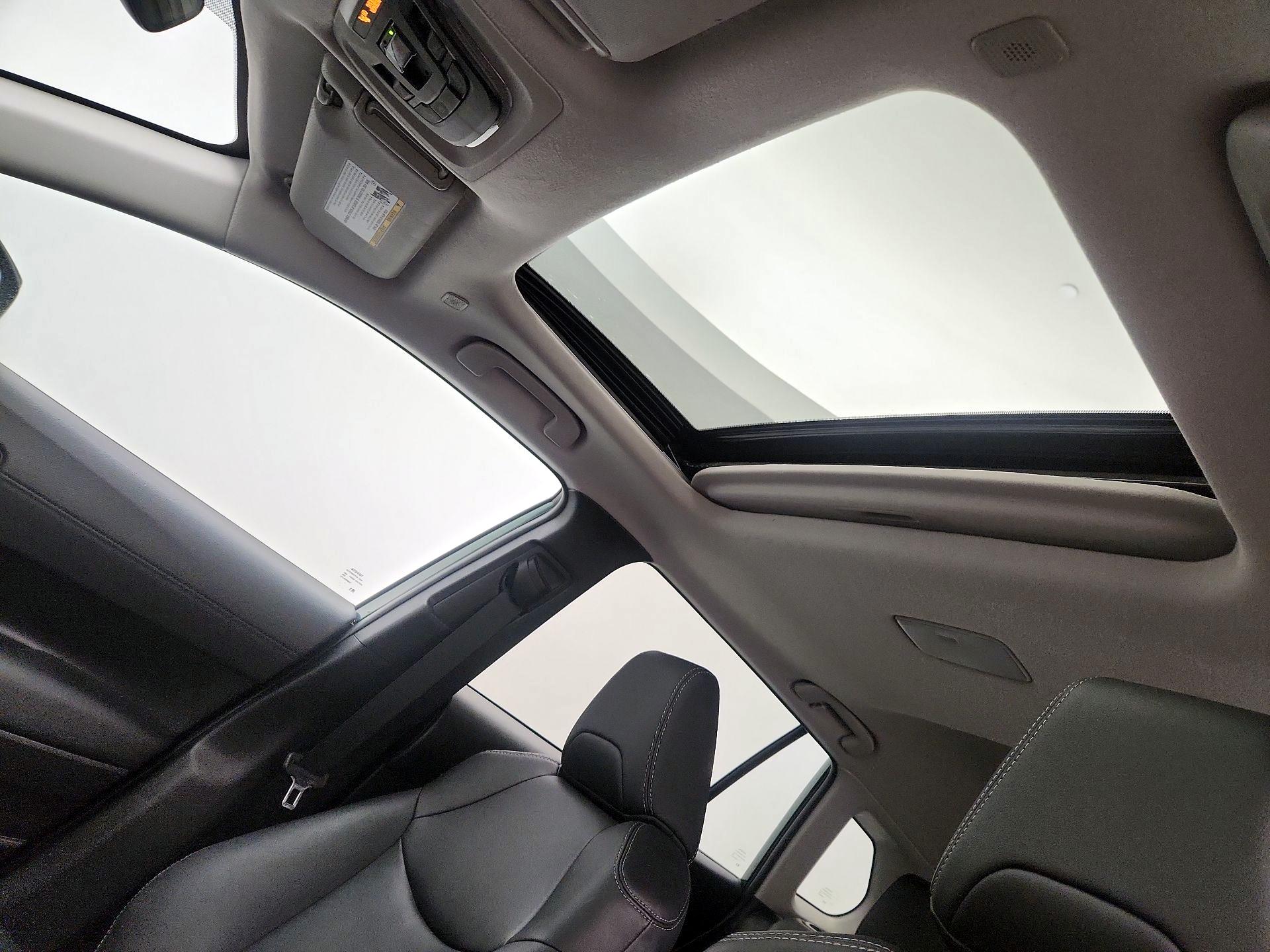 Thumbnail: 2023 Toyota Corolla Cross - 19