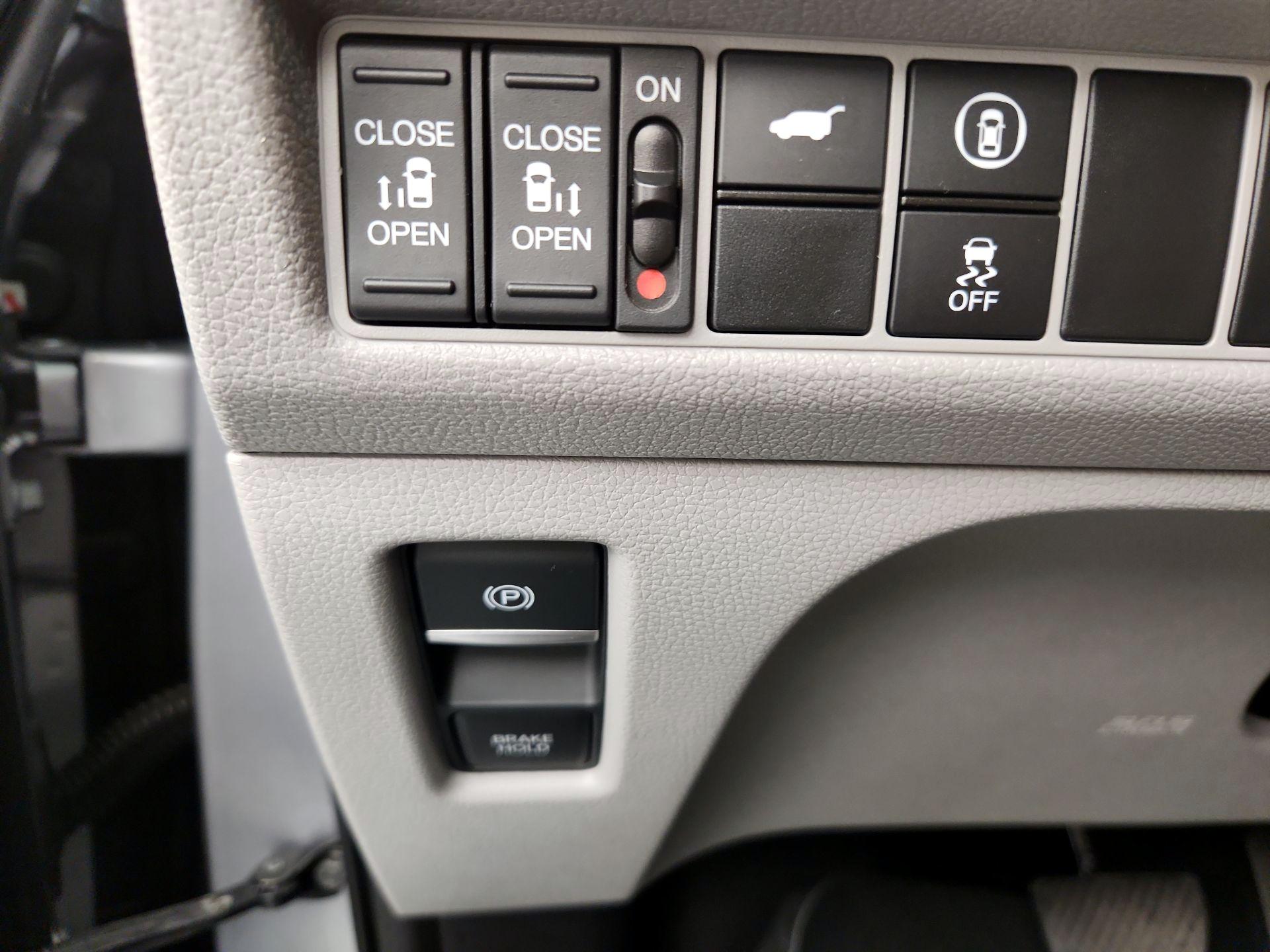 Thumbnail: 2021 Honda Odyssey - 13