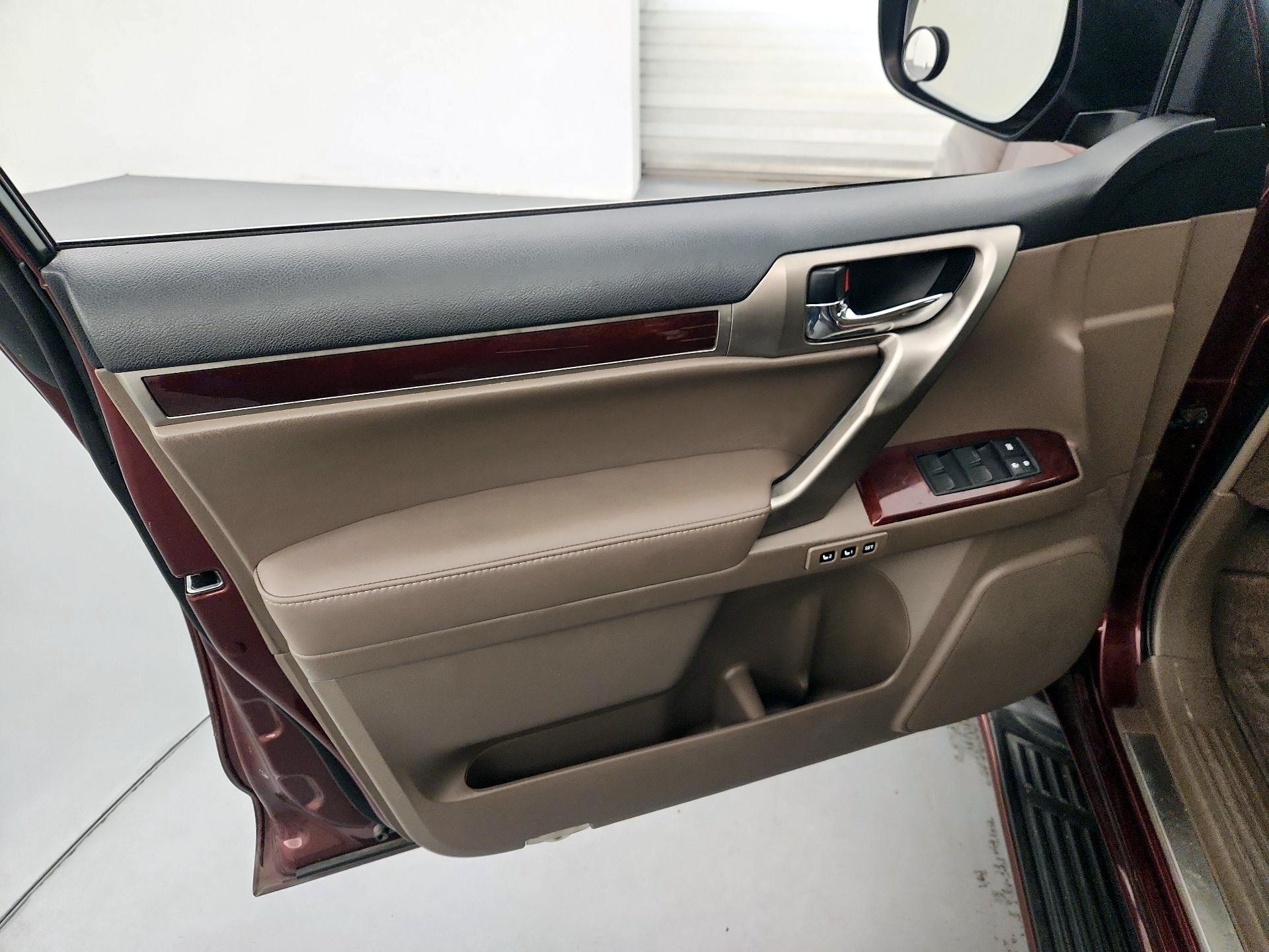 Thumbnail: 2015 Lexus GX - 12