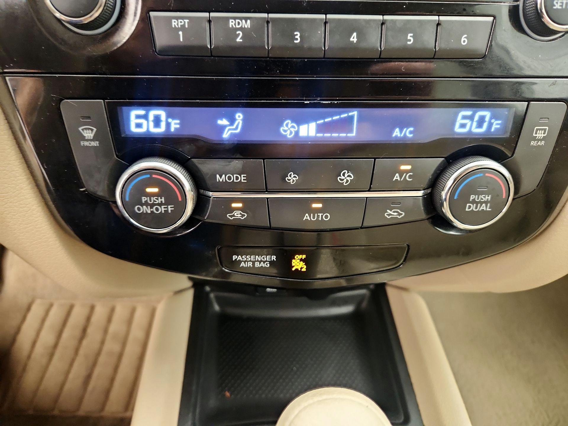 Thumbnail: 2014 Nissan Rogue - 16