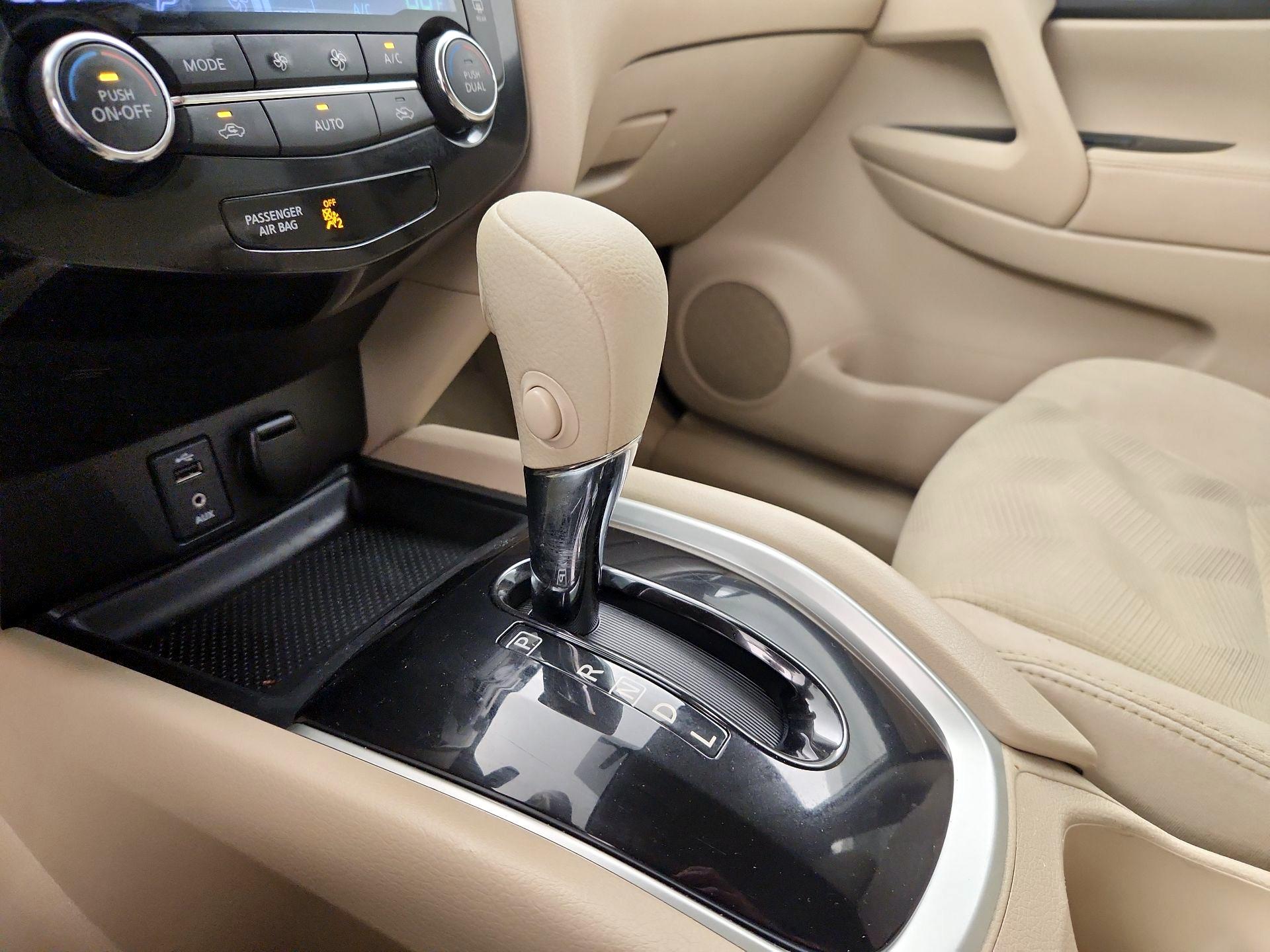 Thumbnail: 2014 Nissan Rogue - 17