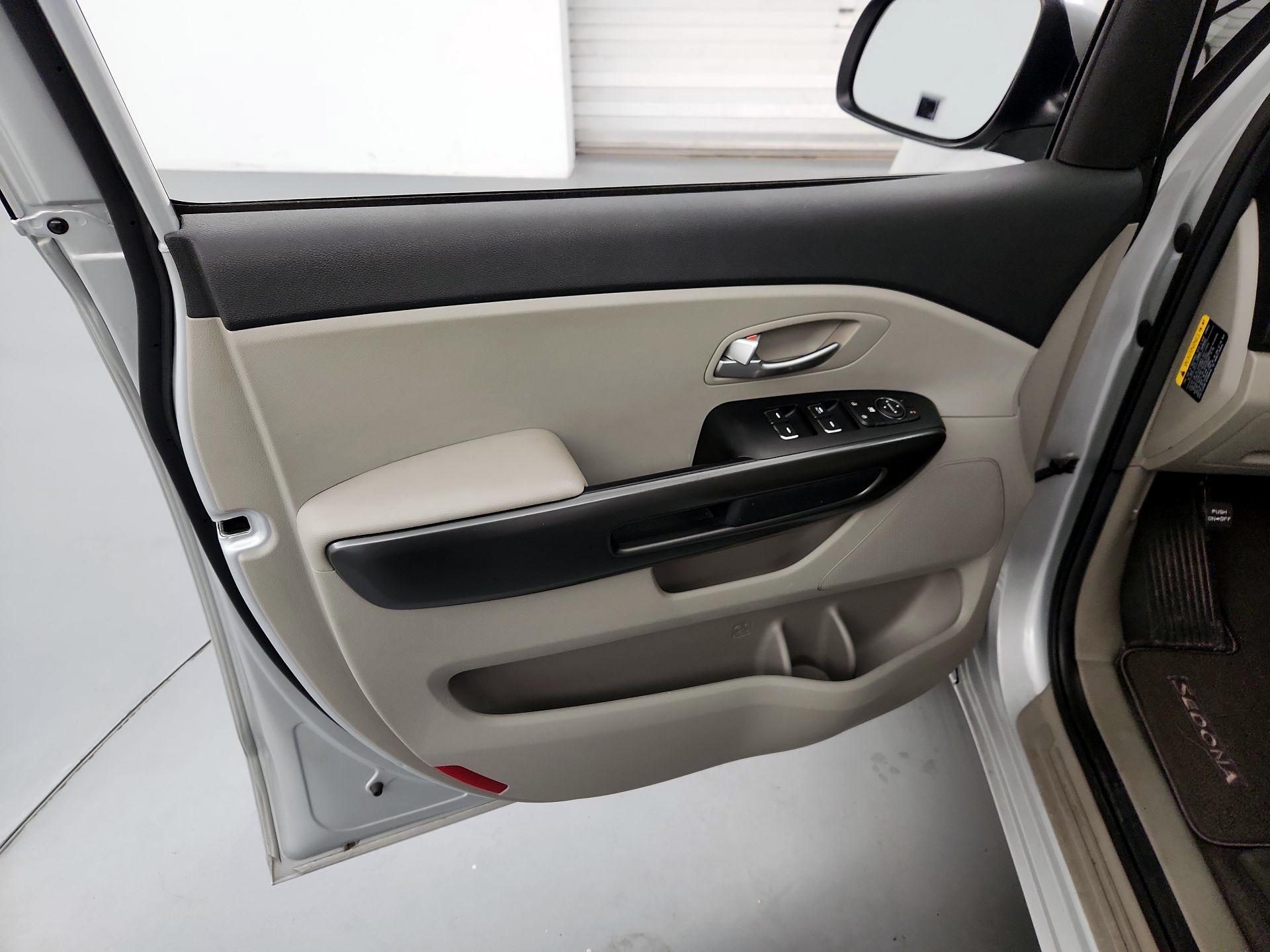 Thumbnail: 2019 Kia Sedona - 12