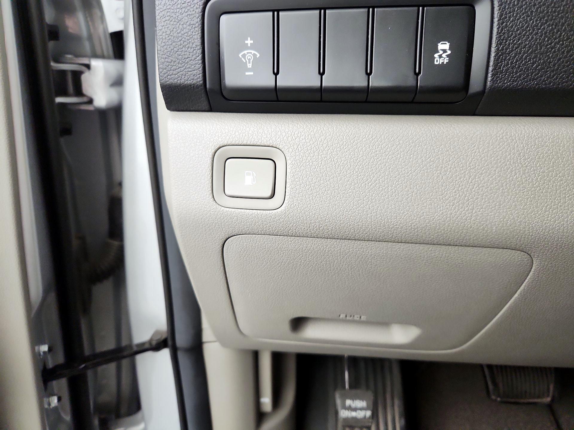 Thumbnail: 2019 Kia Sedona - 13