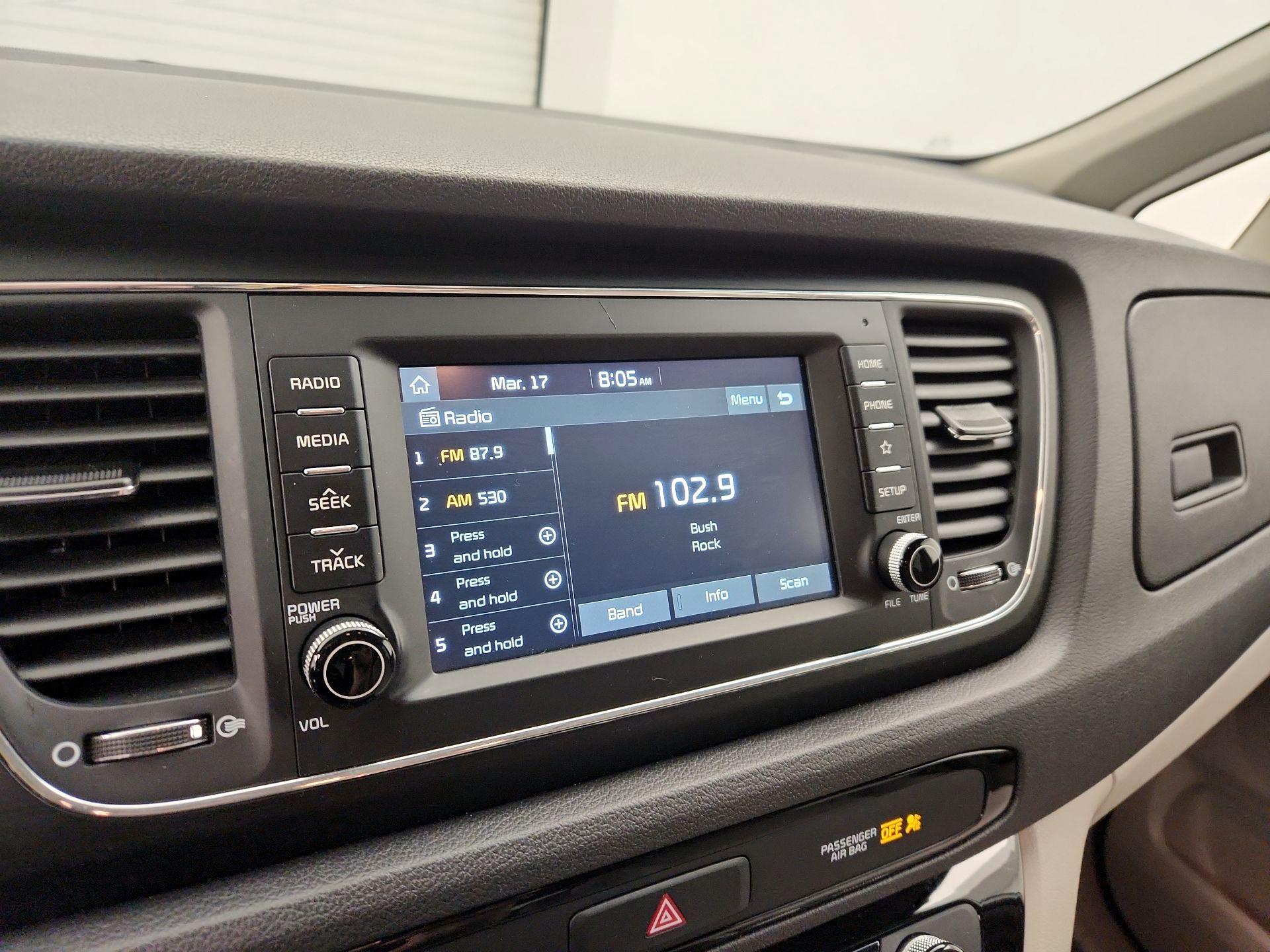 Thumbnail: 2019 Kia Sedona - 15