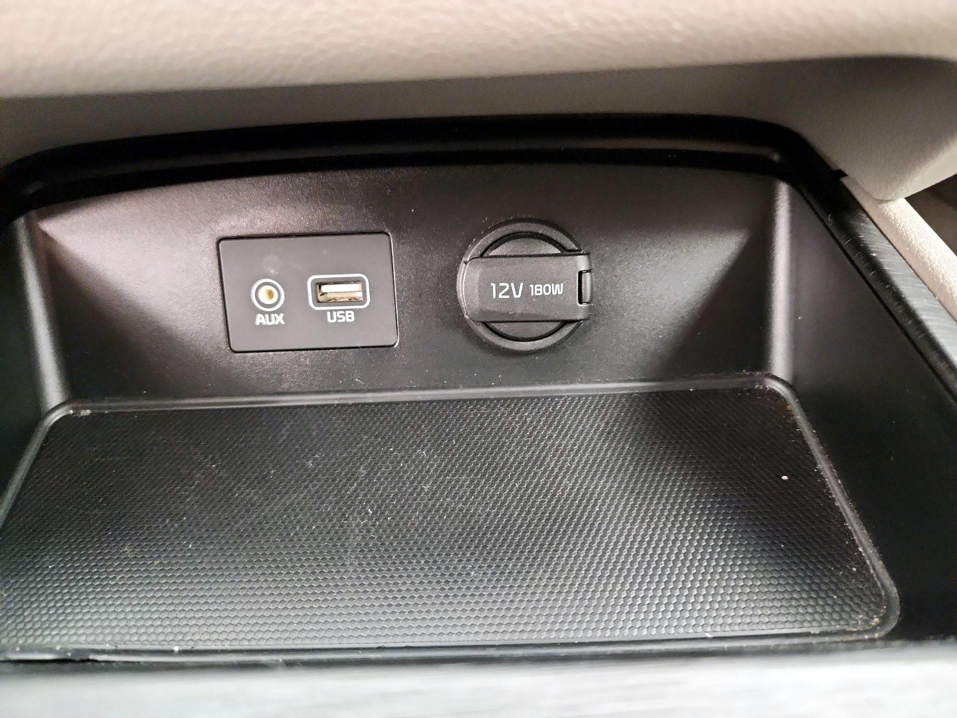 Thumbnail: 2019 Kia Sedona - 18