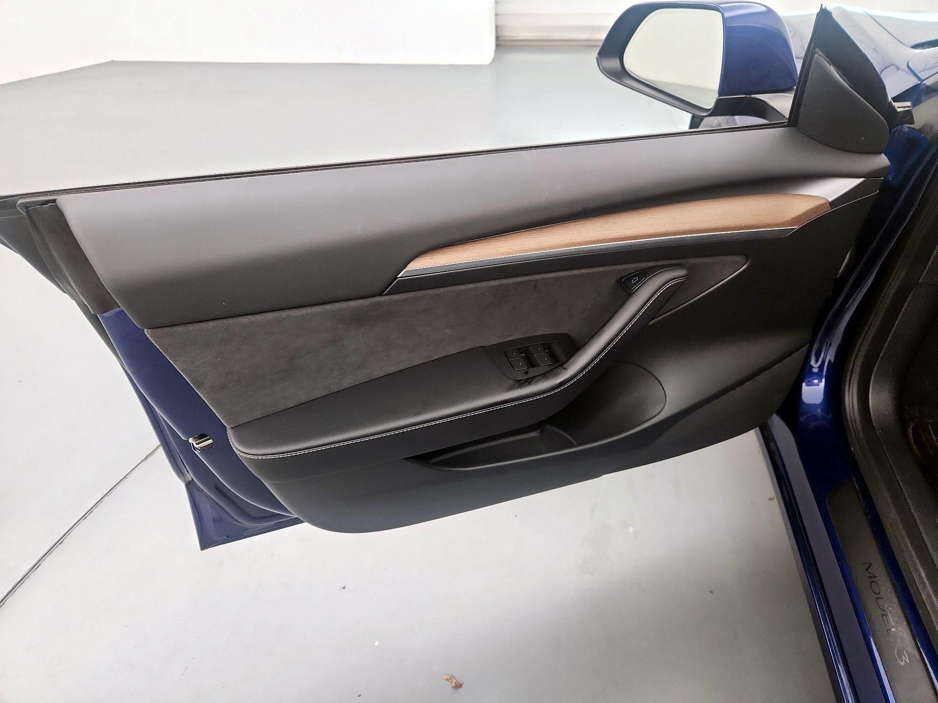 Thumbnail: 2023 Tesla Model 3 - 12