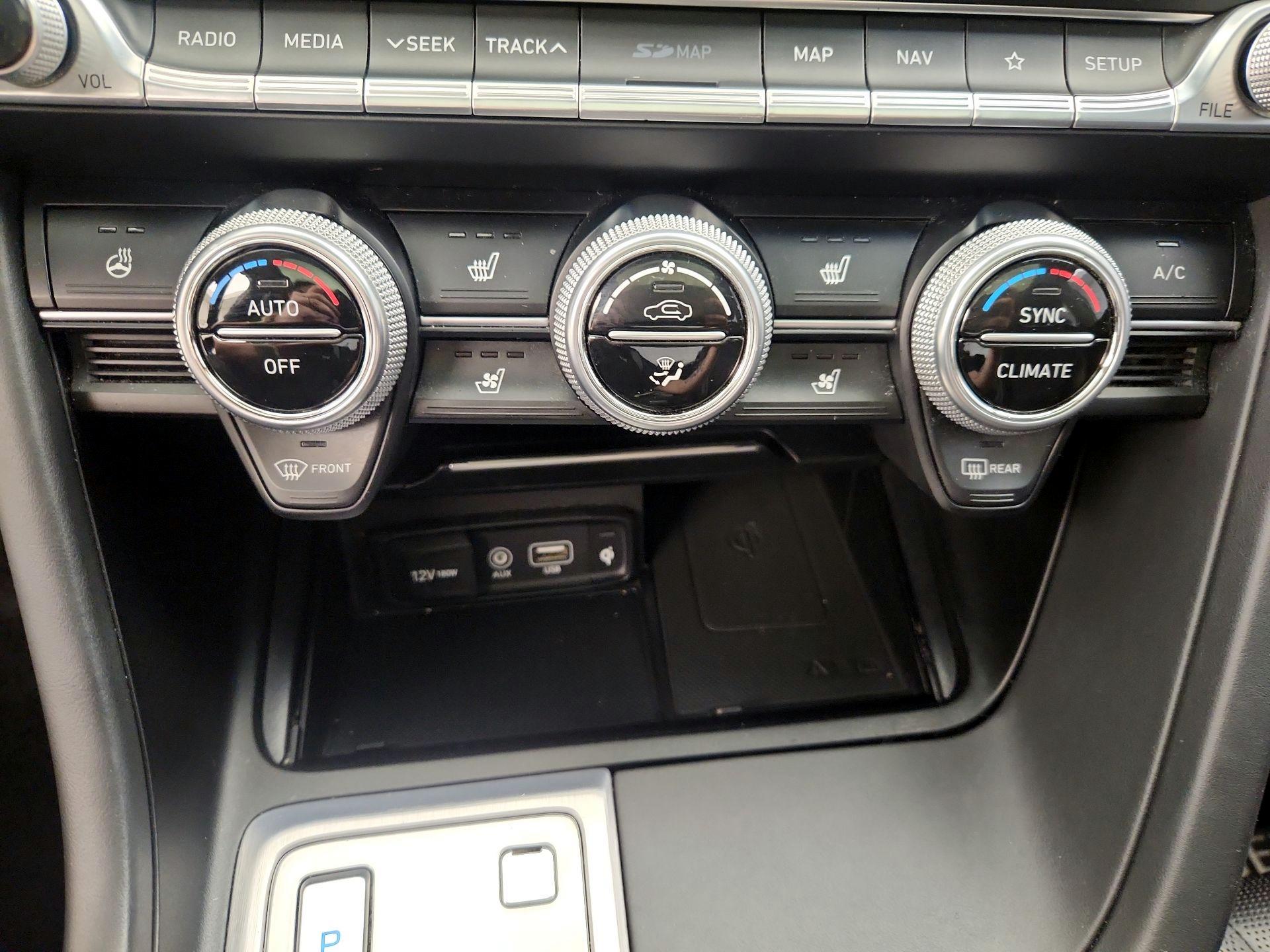 Thumbnail: 2019 Genesis G70 - 17