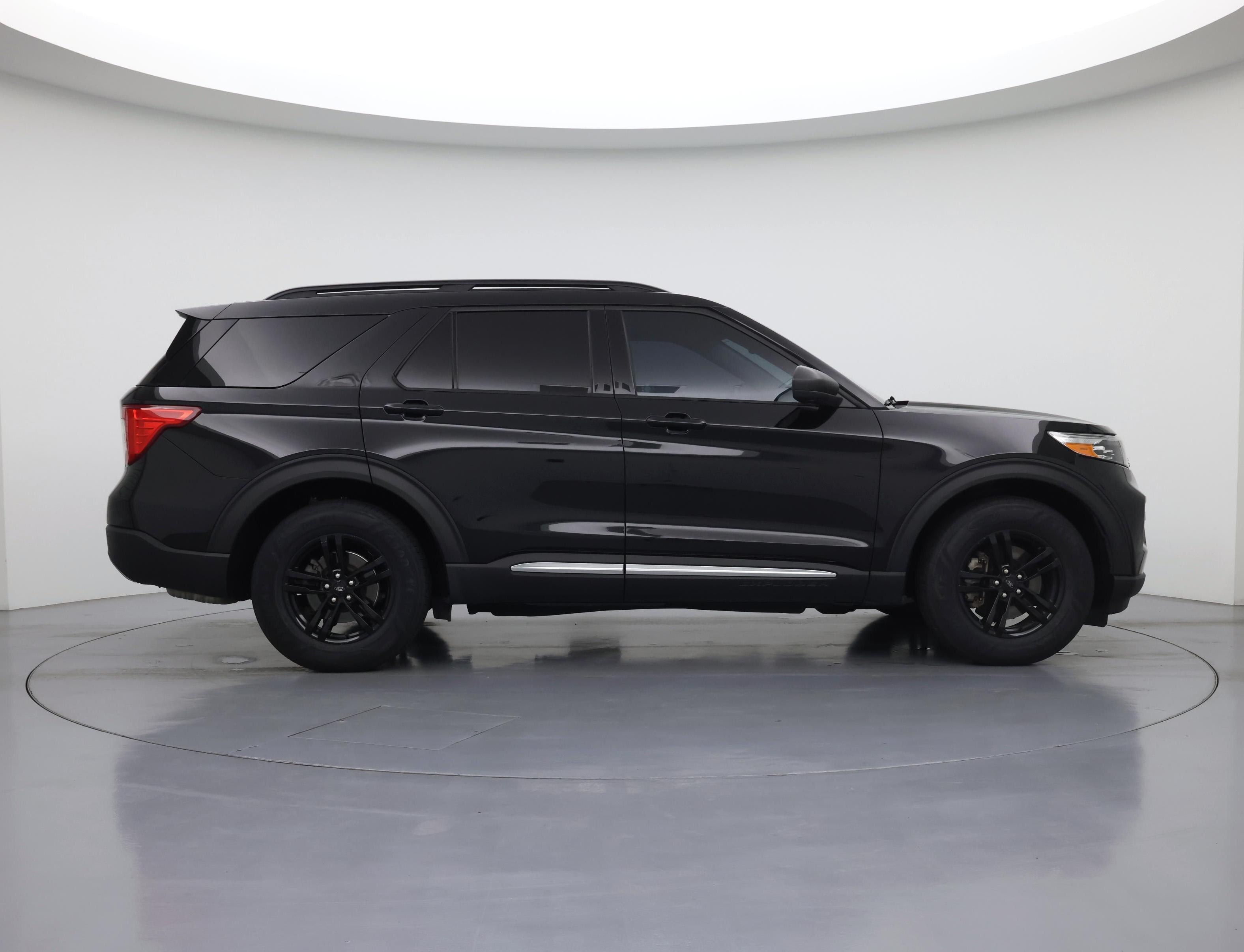Thumbnail: 2021 Ford Explorer - 7
