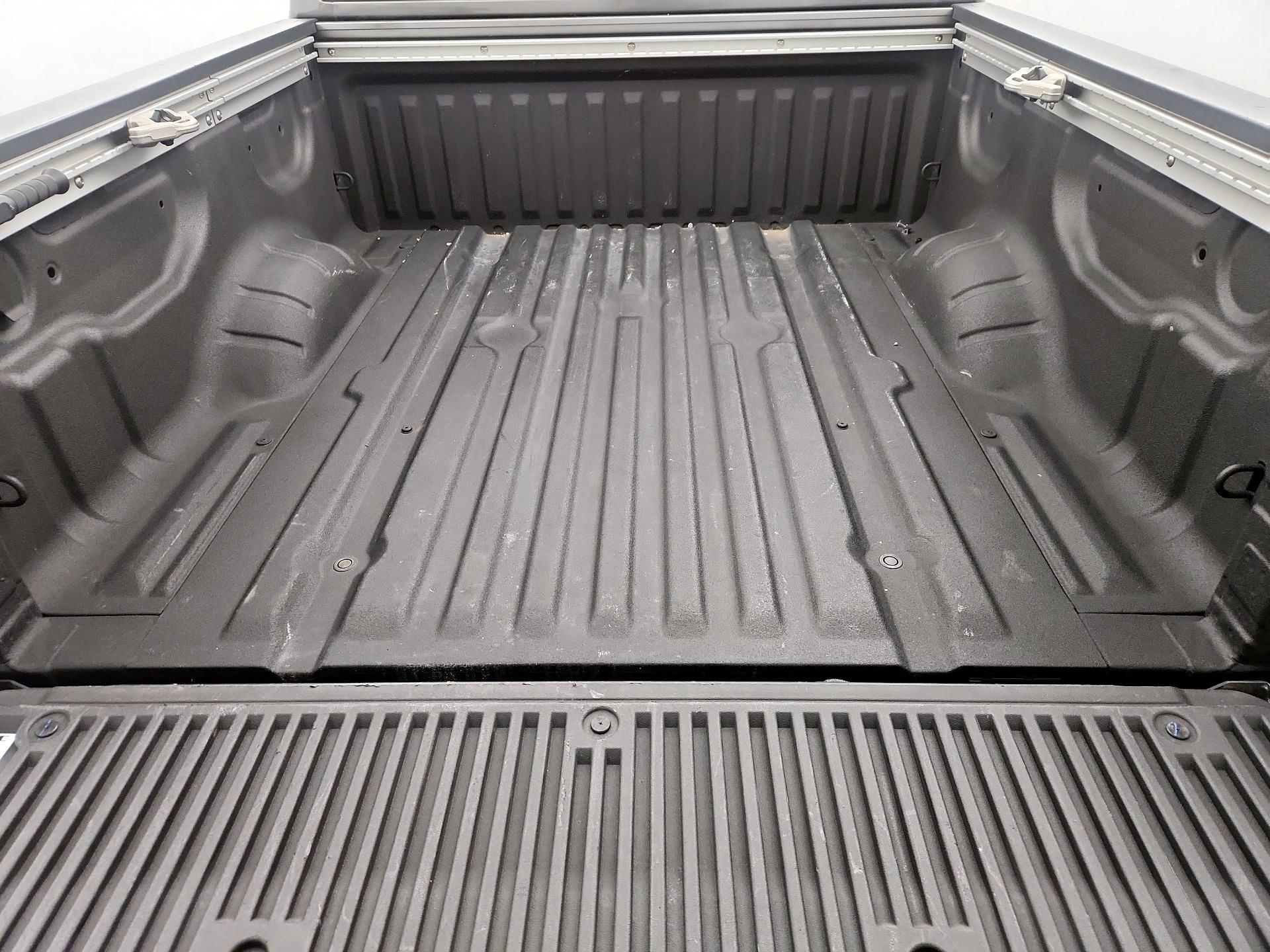 Thumbnail: 2023 Nissan Titan - 19