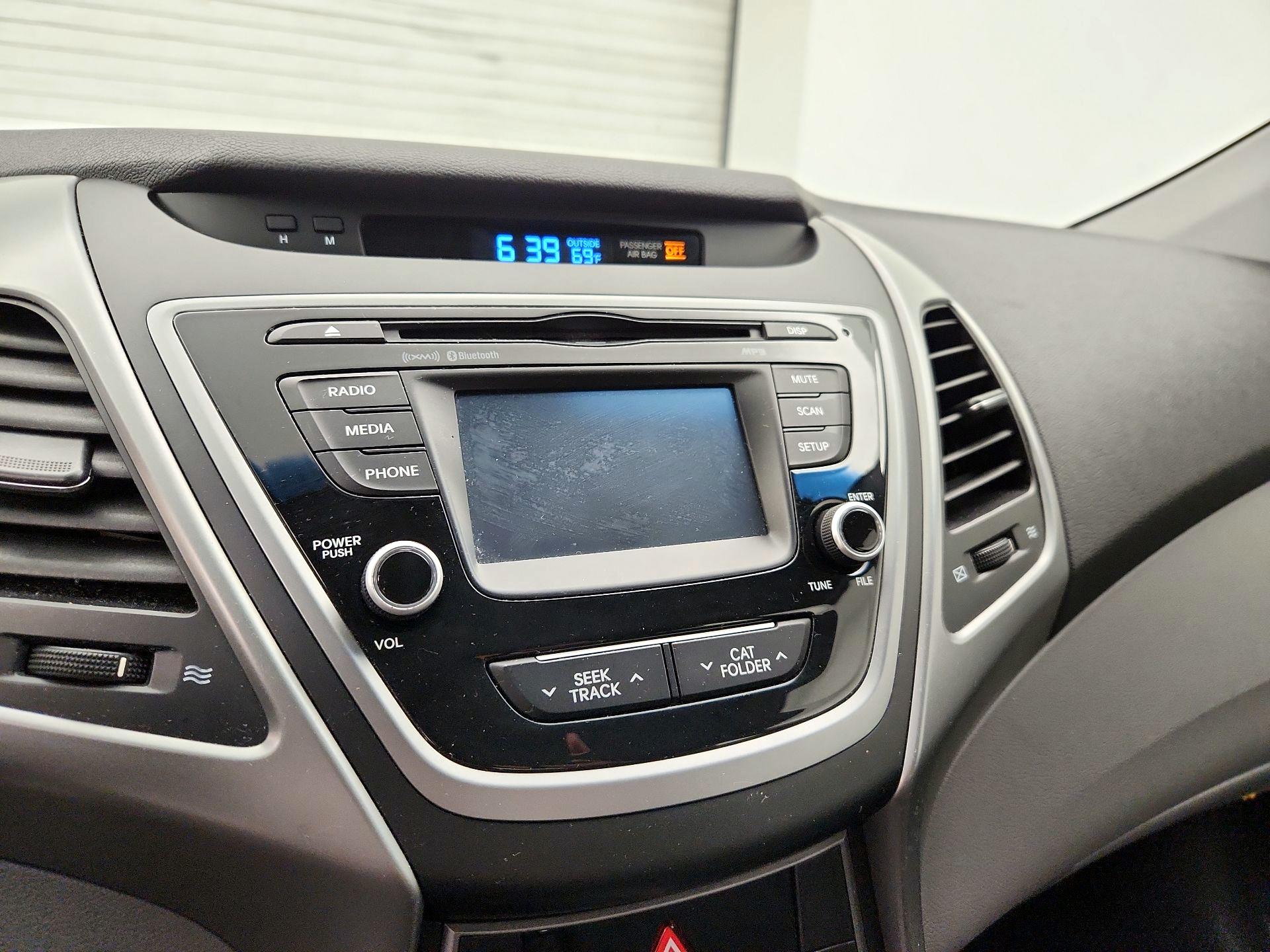 Thumbnail: 2015 Hyundai Elantra - 15