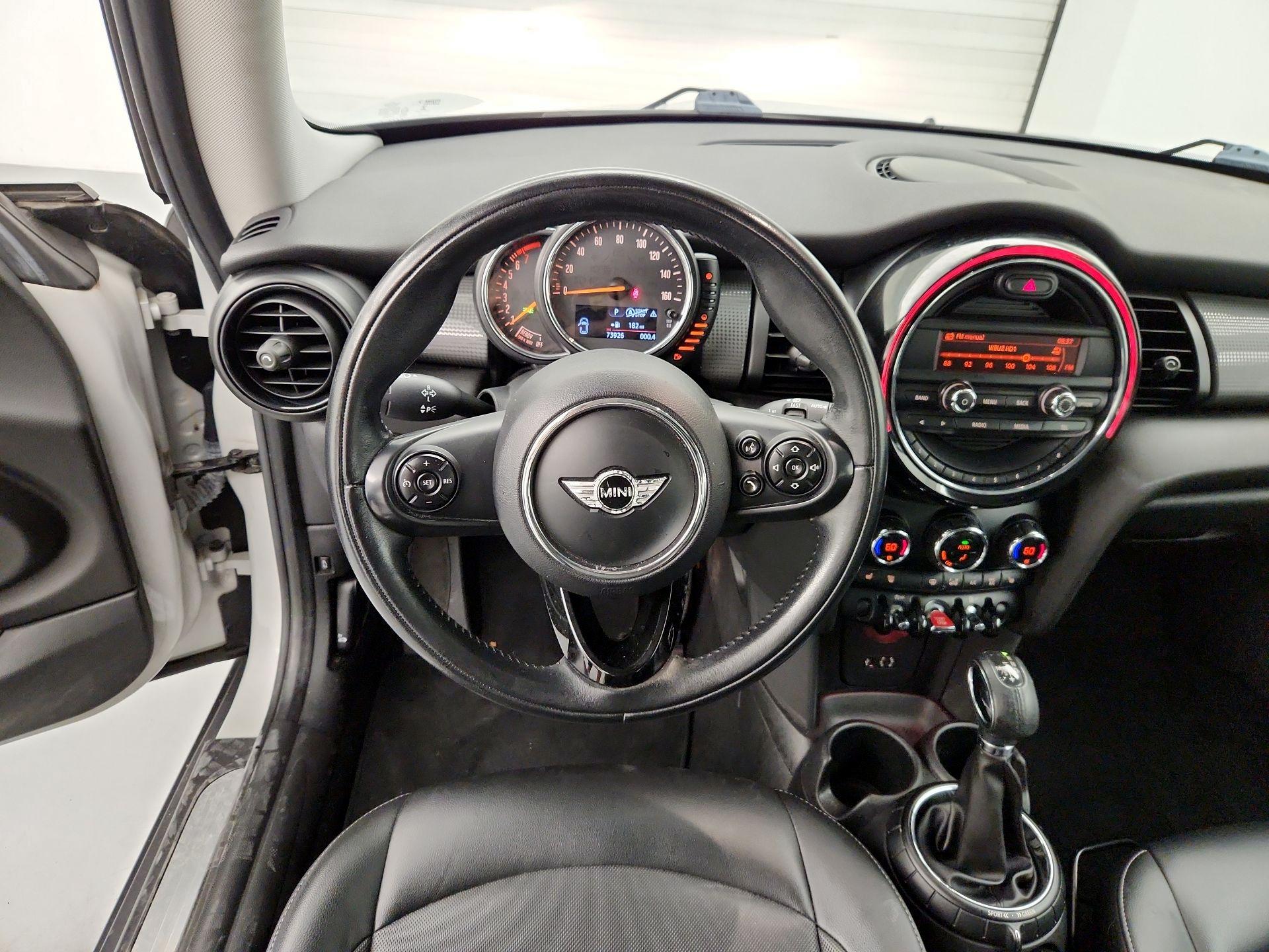 Thumbnail: 2015 MINI Cooper Hardtop - 10