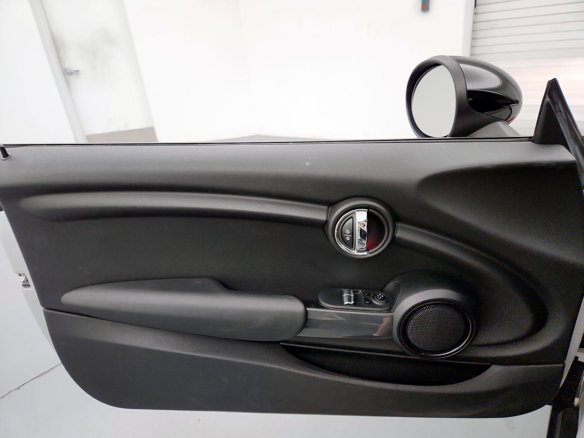 Thumbnail: 2015 MINI Cooper Hardtop - 12