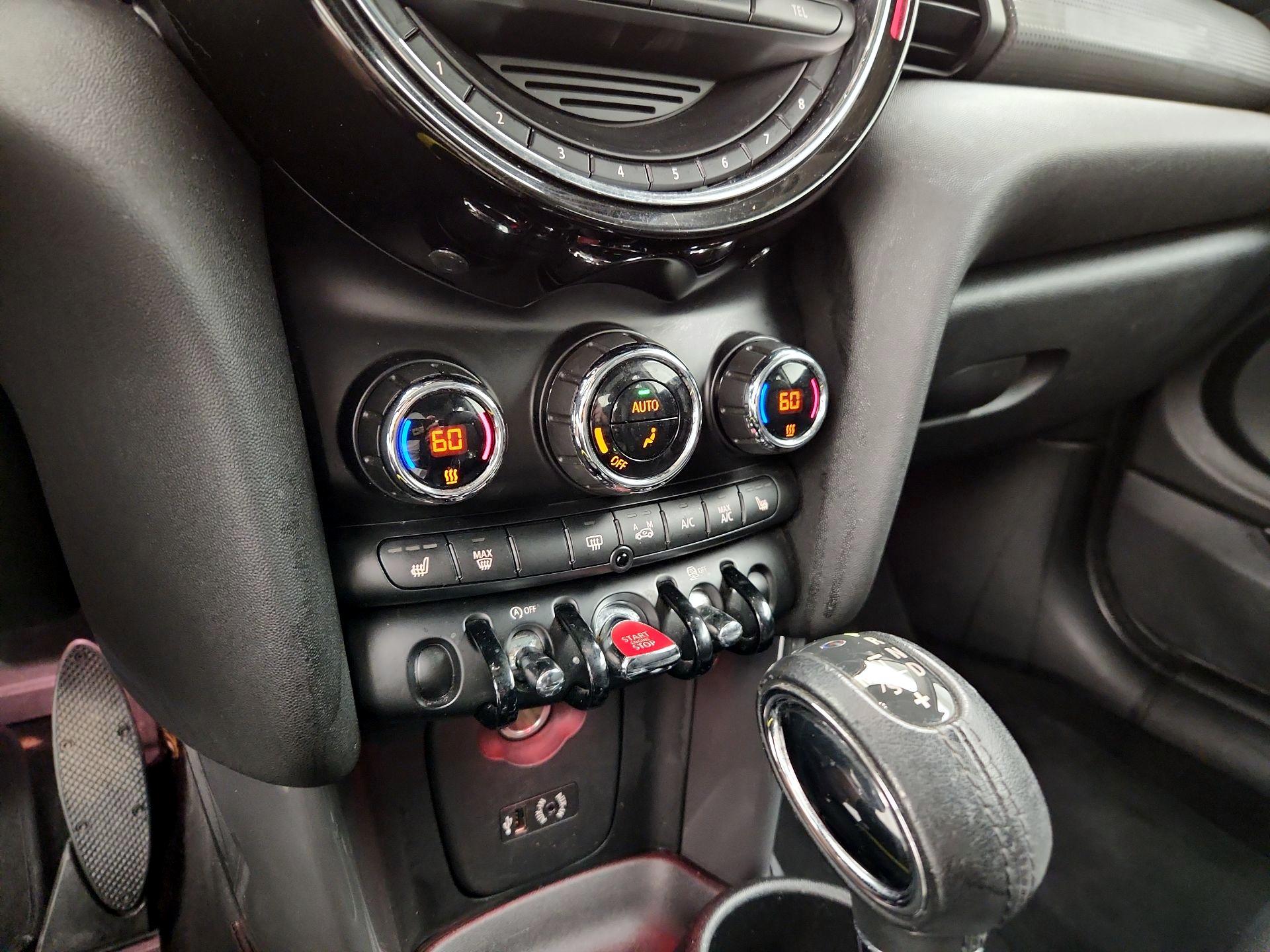 Thumbnail: 2015 MINI Cooper Hardtop - 15