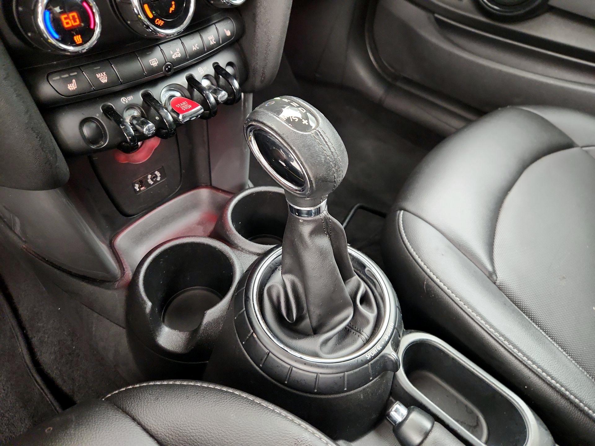 Thumbnail: 2015 MINI Cooper Hardtop - 16