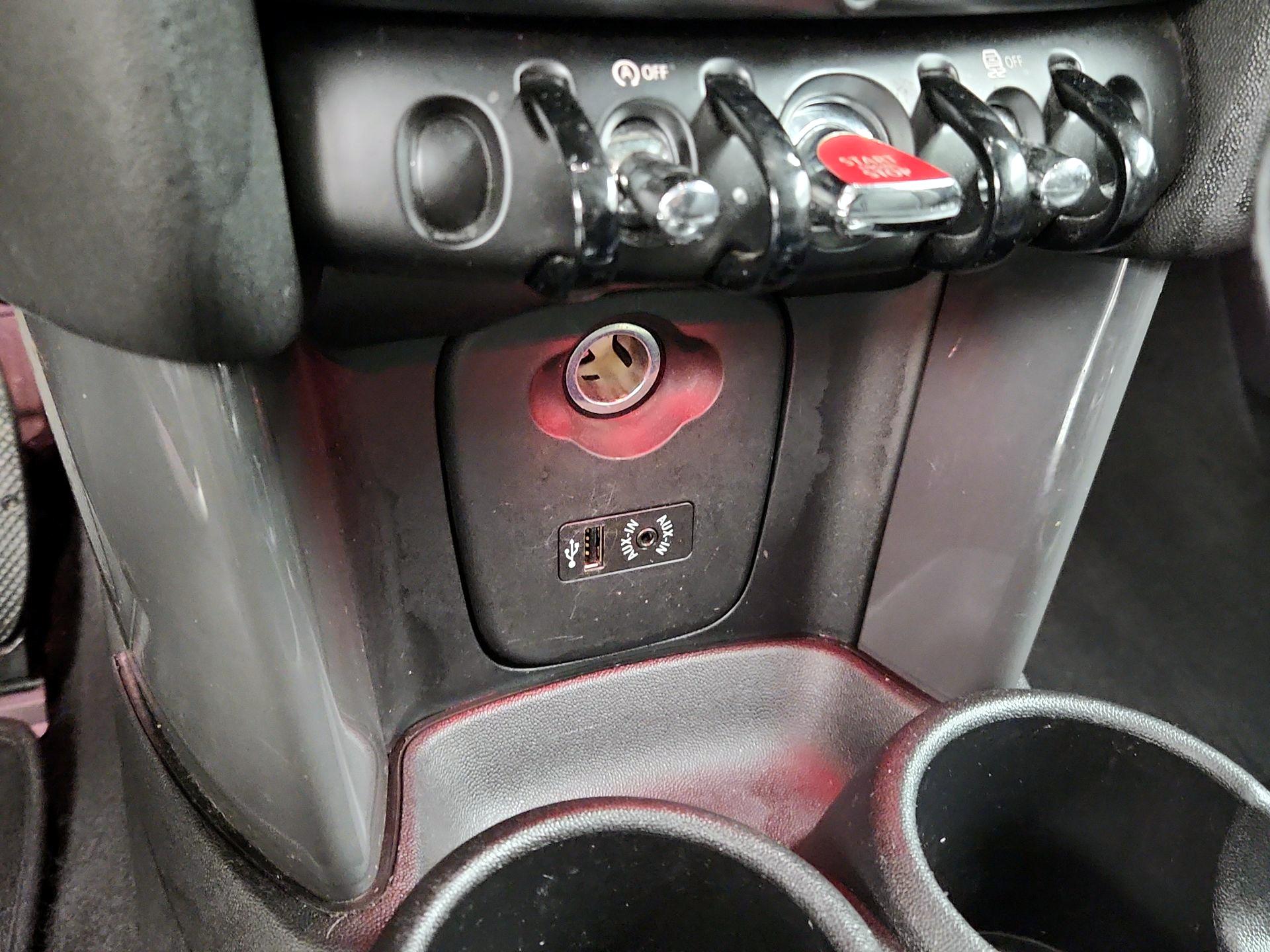 Thumbnail: 2015 MINI Cooper Hardtop - 17