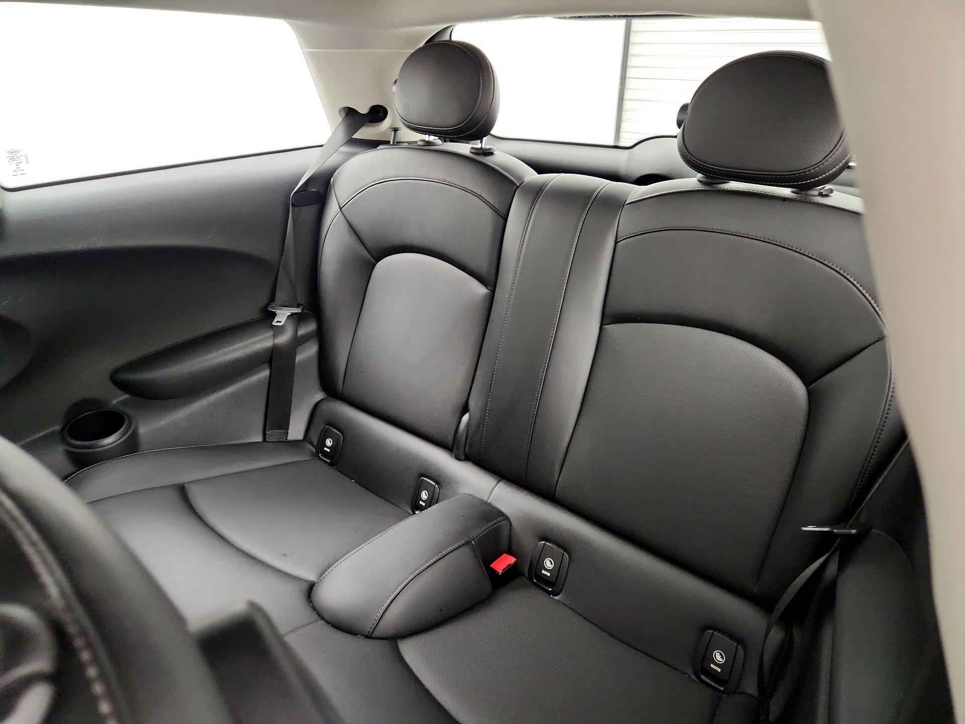 Thumbnail: 2015 MINI Cooper Hardtop - 18