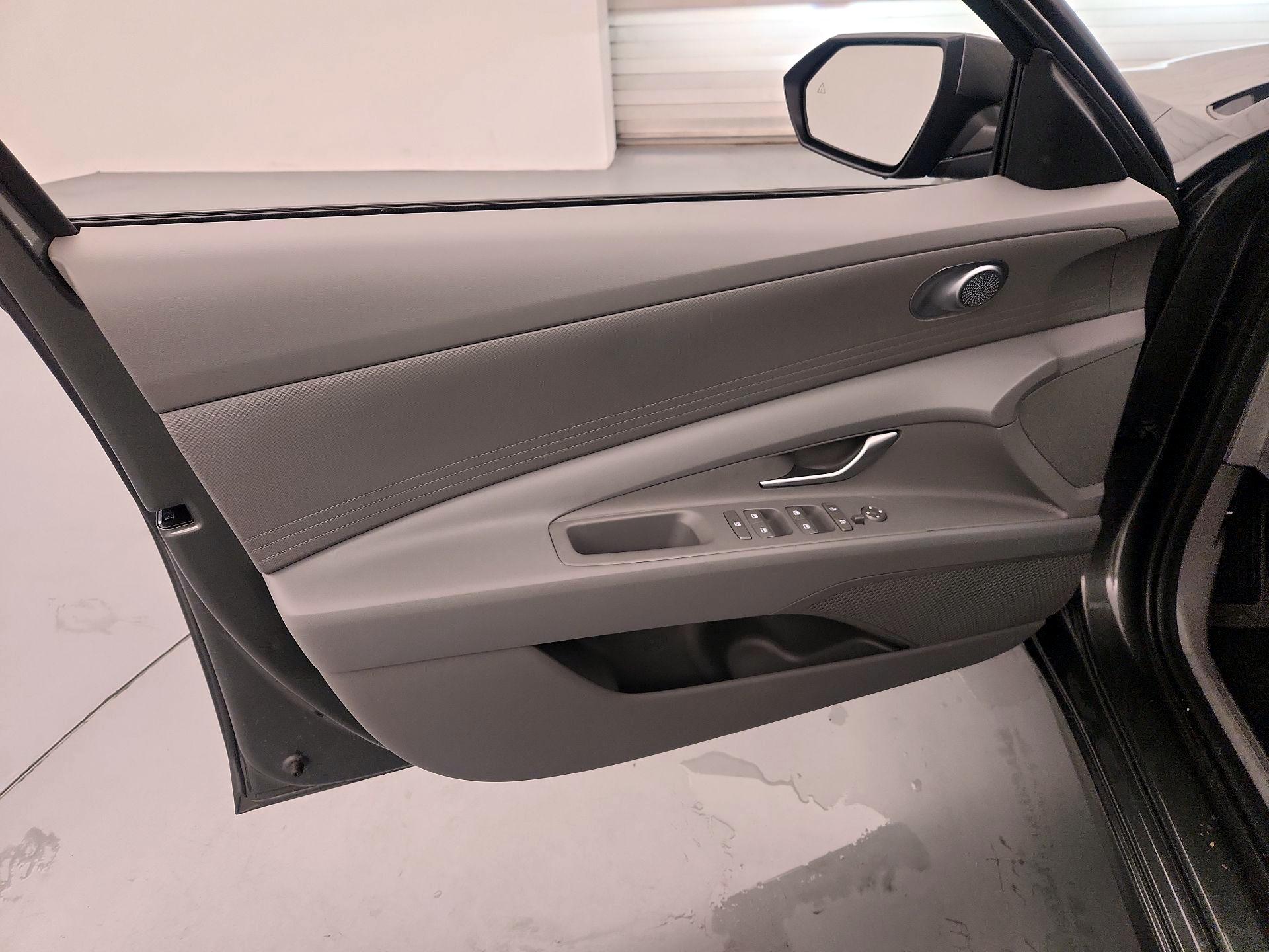 Thumbnail: 2025 Hyundai Elantra - 12