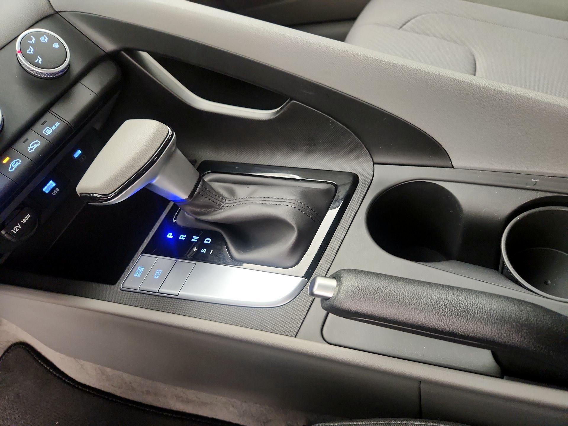 Thumbnail: 2025 Hyundai Elantra - 17