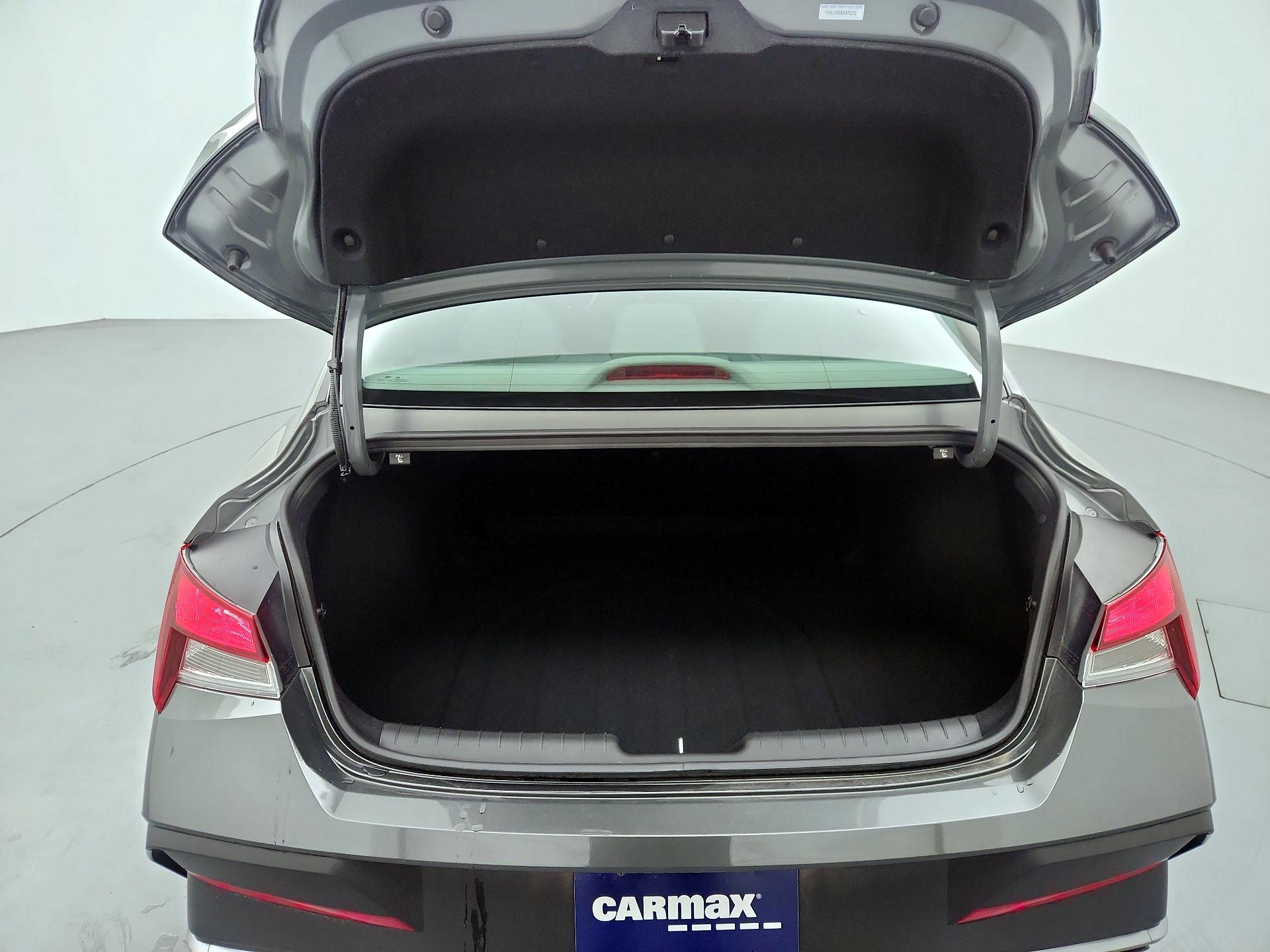 Thumbnail: 2025 Hyundai Elantra - 20