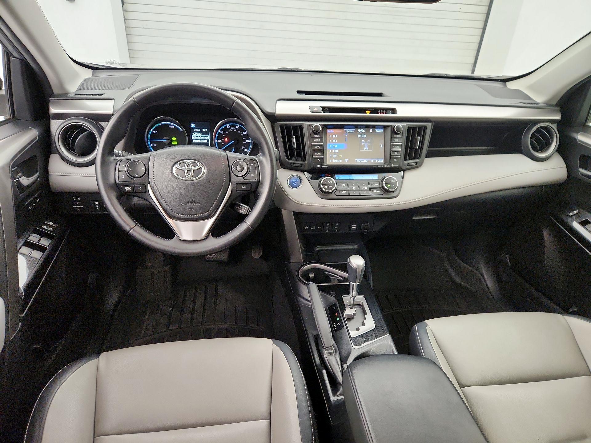 Thumbnail: 2017 Toyota RAV4 - 9