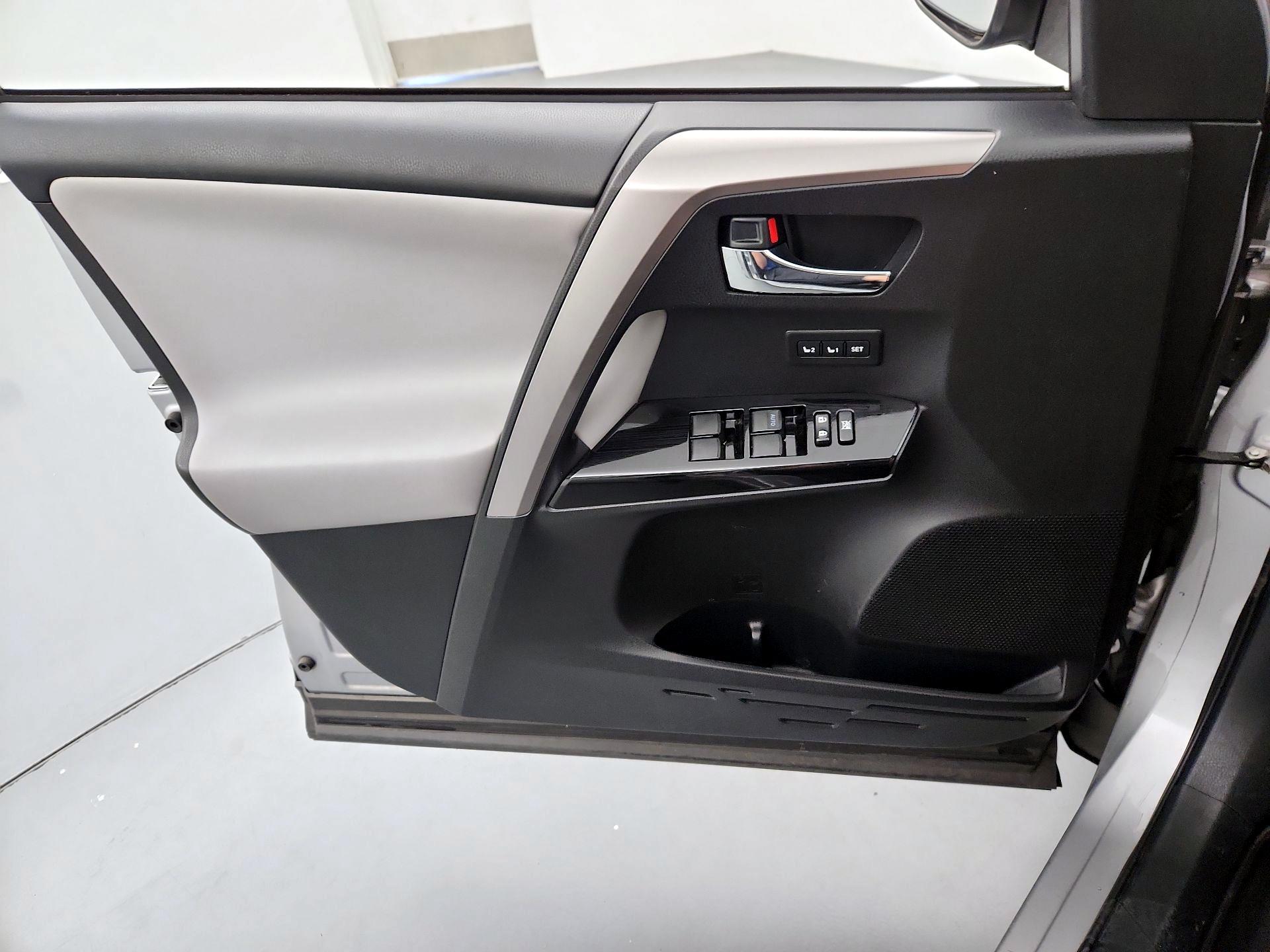 Thumbnail: 2017 Toyota RAV4 - 12