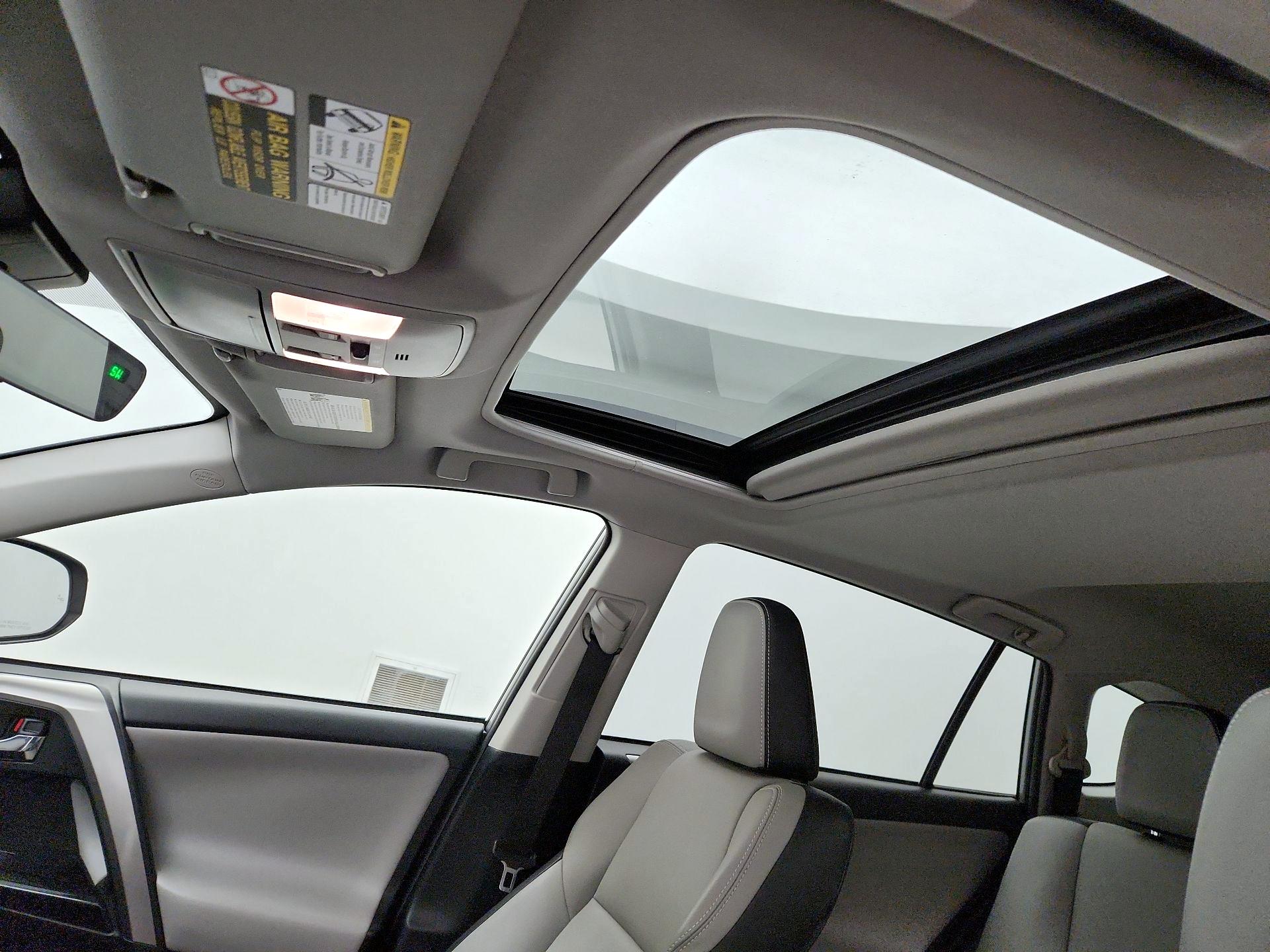 Thumbnail: 2017 Toyota RAV4 - 18