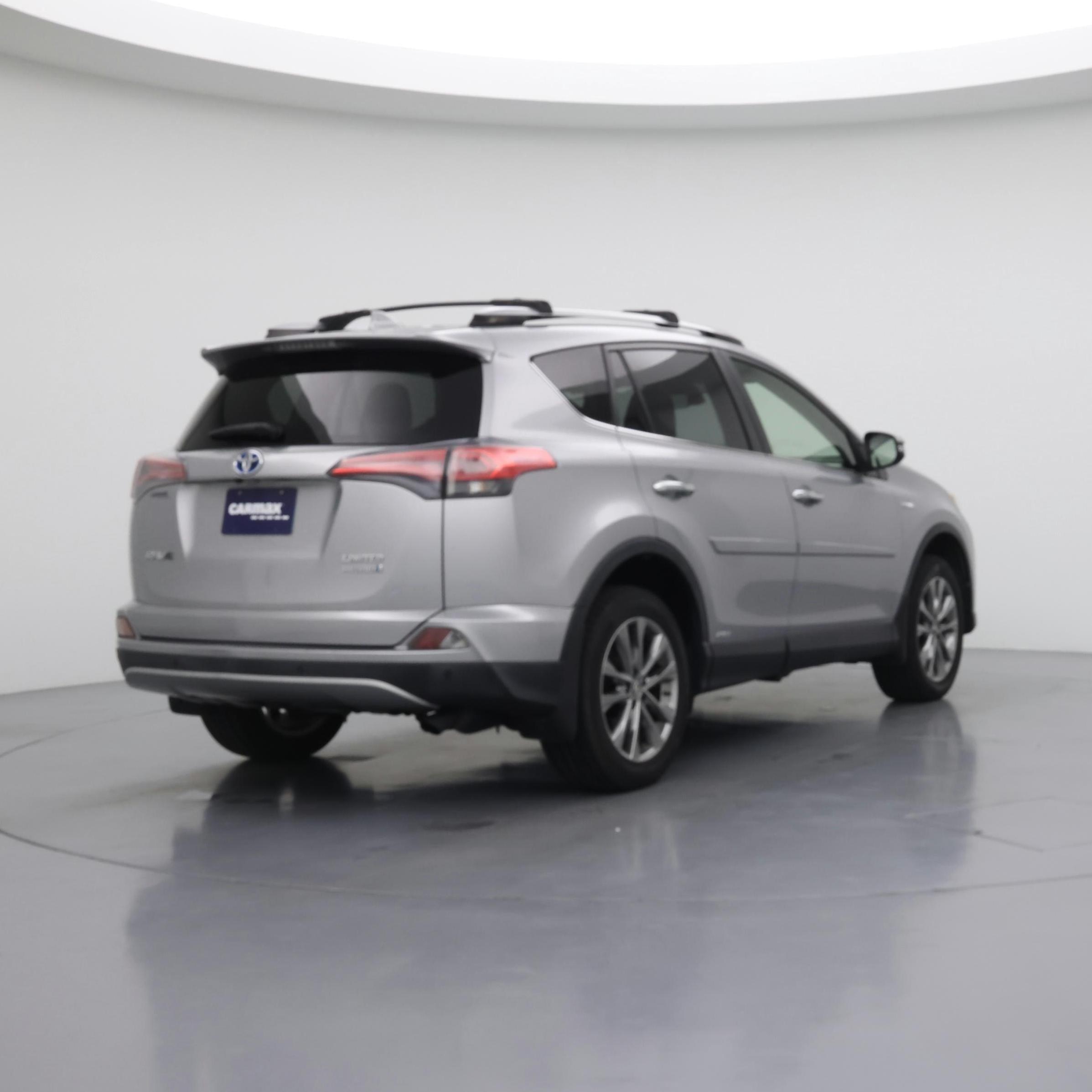 Thumbnail: 2017 Toyota RAV4 - 8