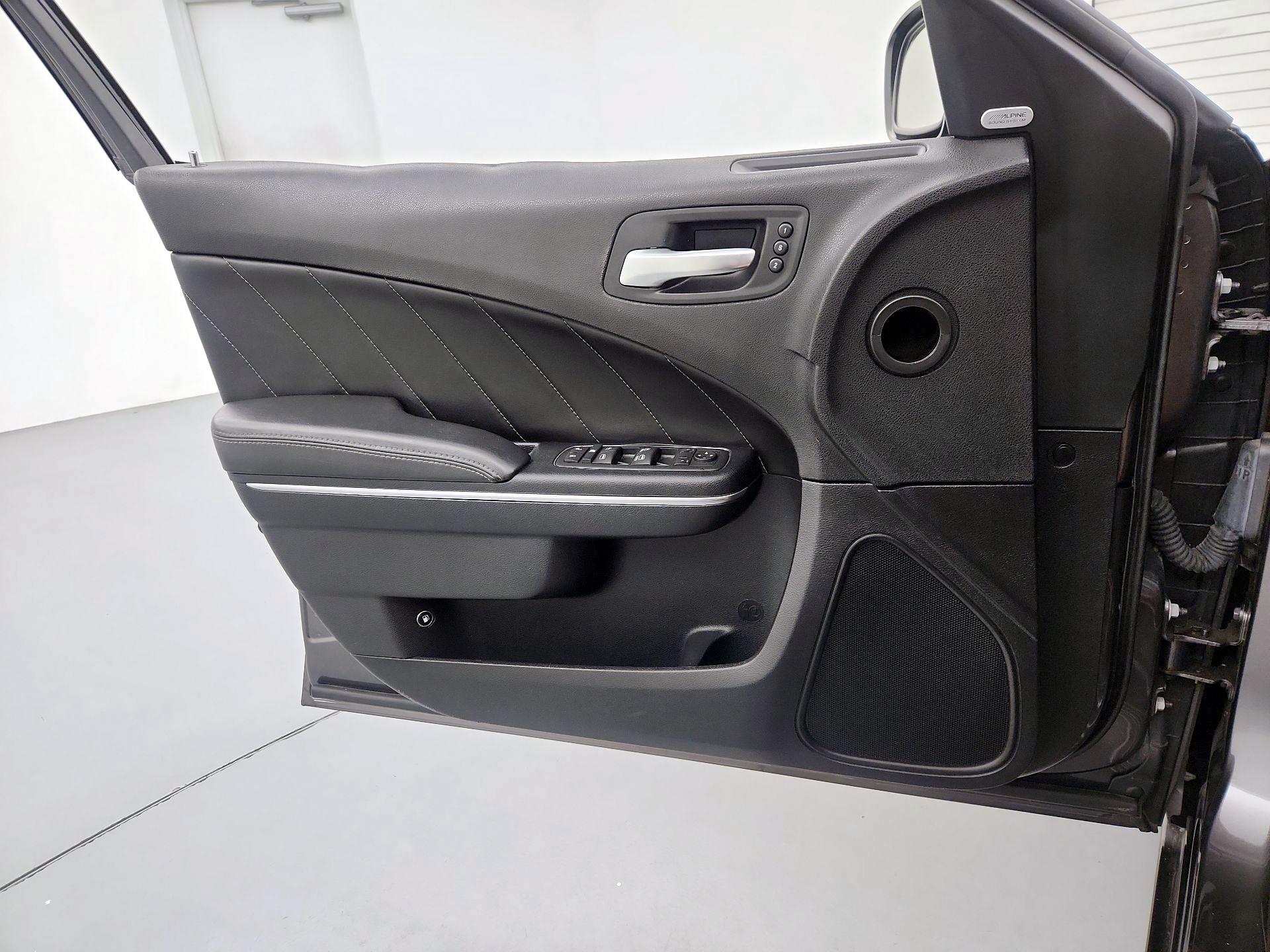 Thumbnail: 2016 Dodge Charger - 12