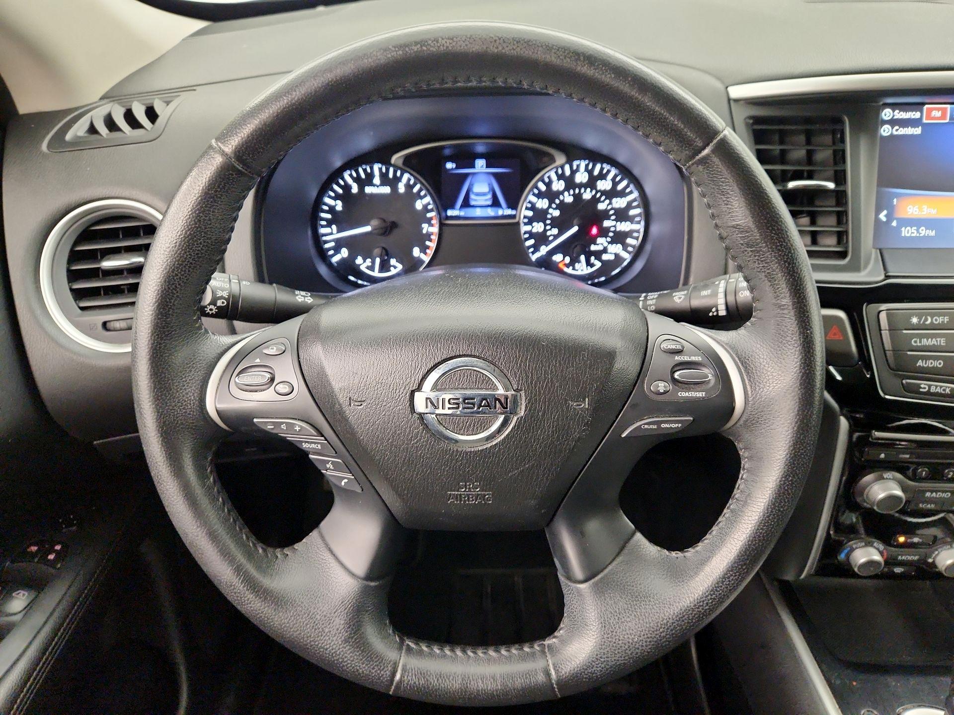 Thumbnail: 2019 Nissan Pathfinder - 10