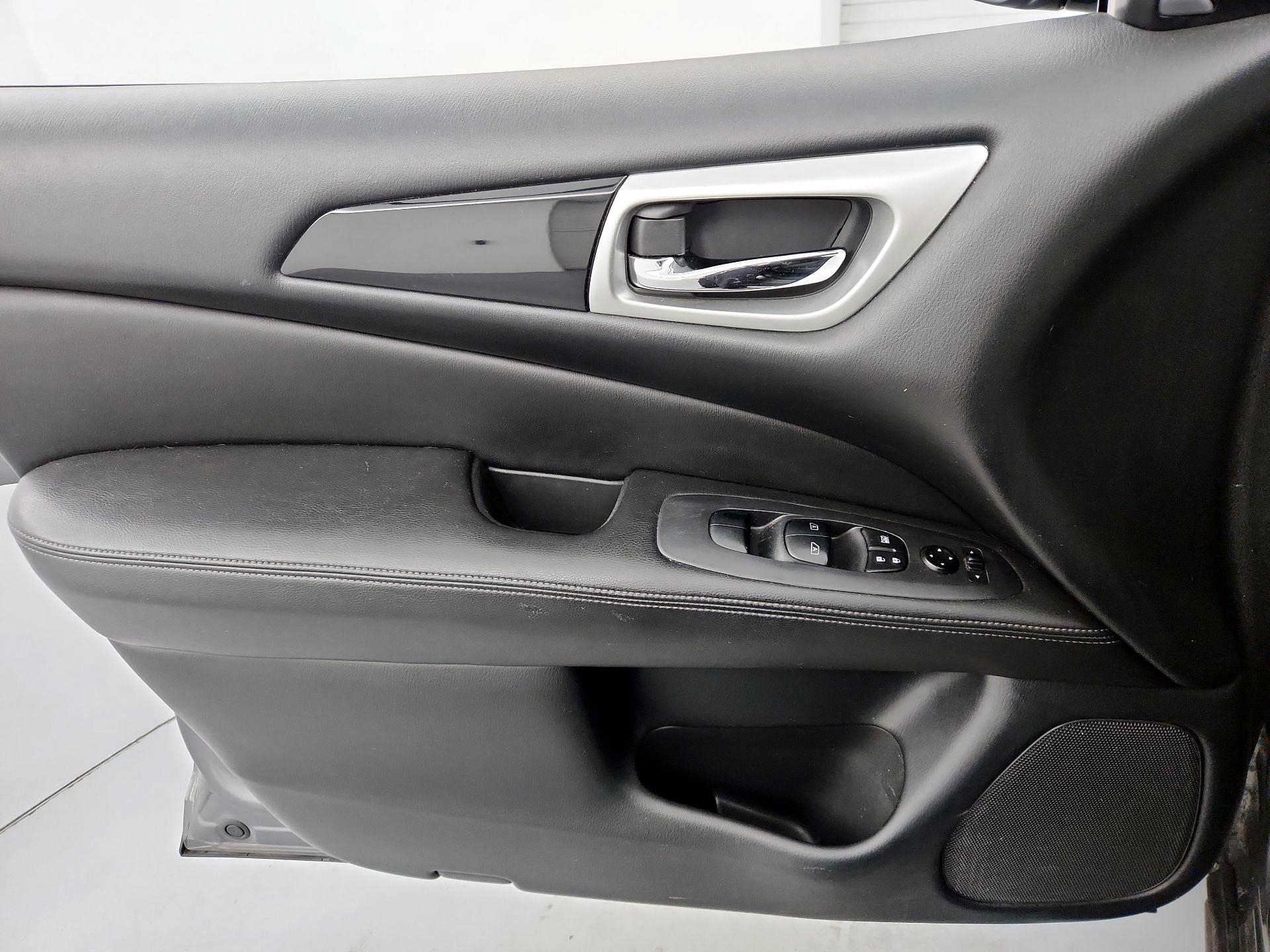 Thumbnail: 2019 Nissan Pathfinder - 12