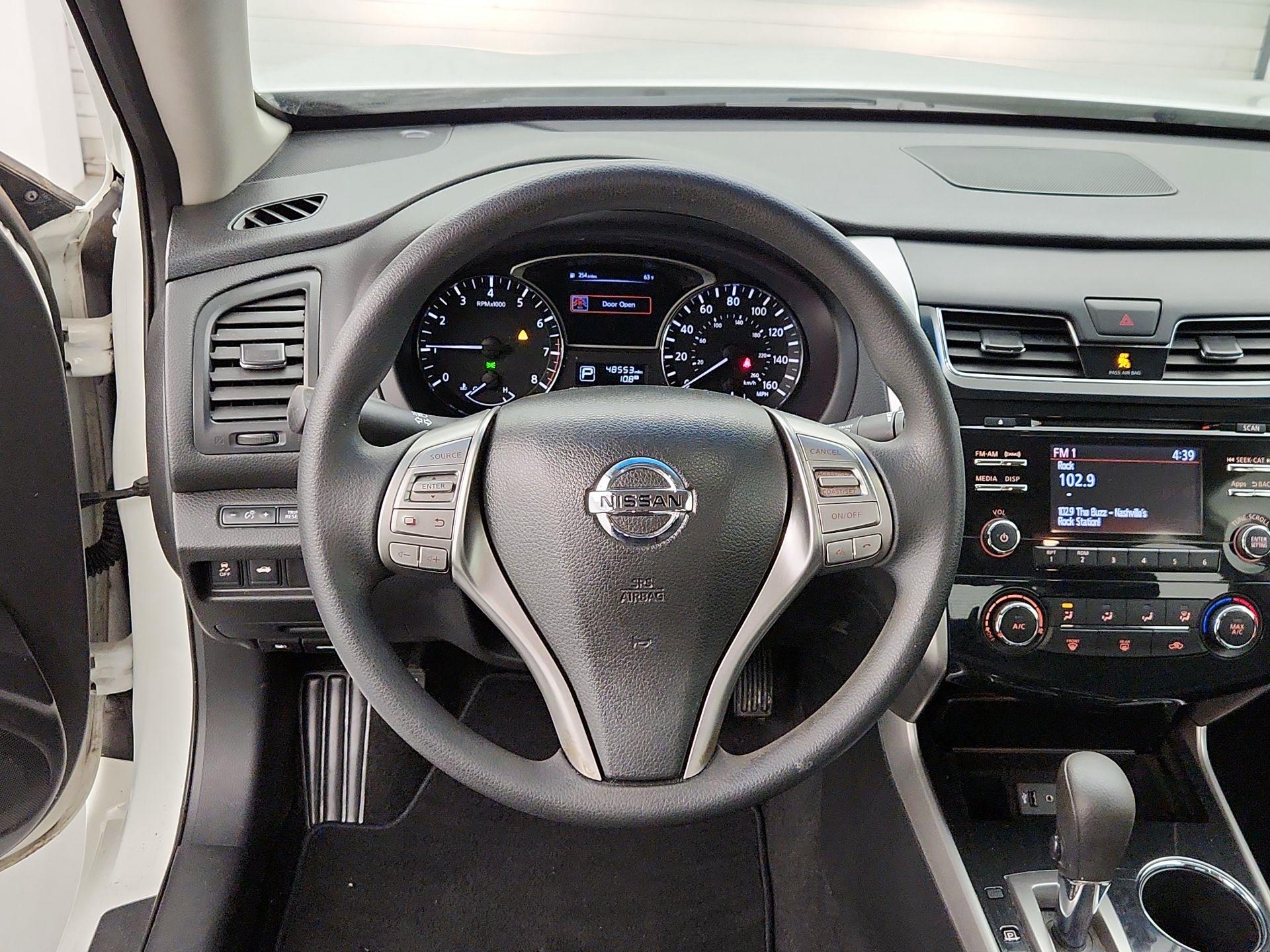 Thumbnail: 2014 Nissan Altima - 10