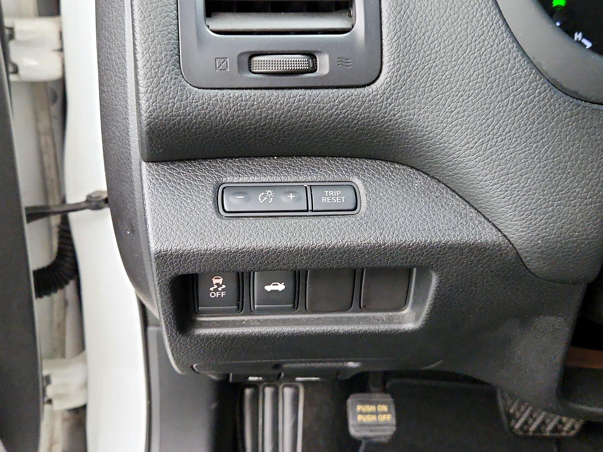 Thumbnail: 2014 Nissan Altima - 13