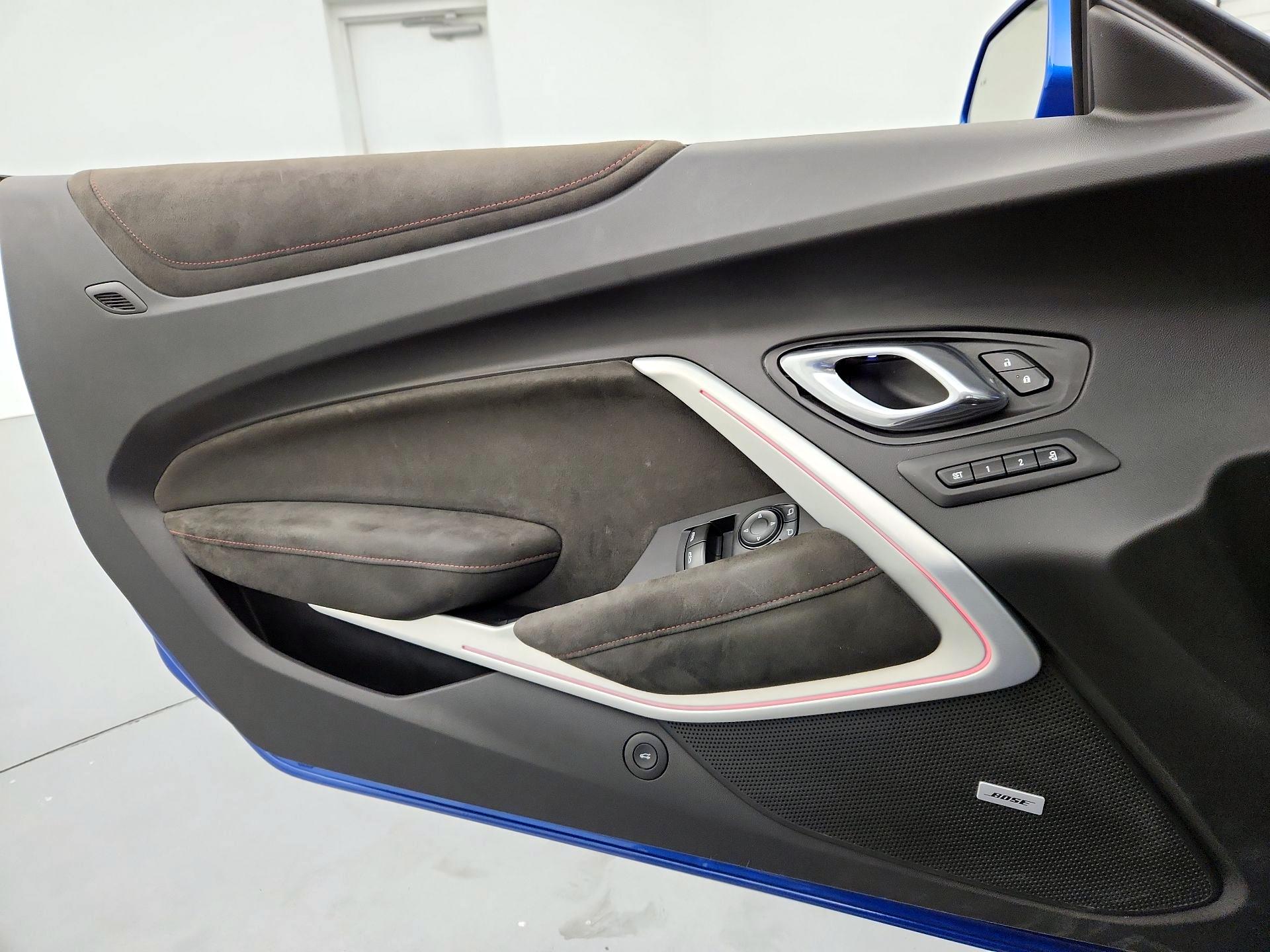 Thumbnail: 2017 Chevrolet Camaro - 12