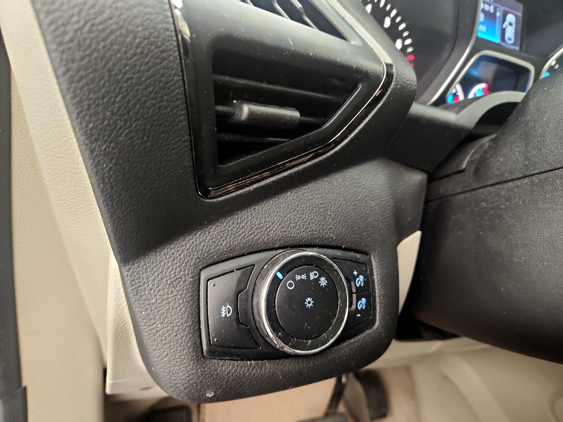 Thumbnail: 2015 Ford Escape - 13