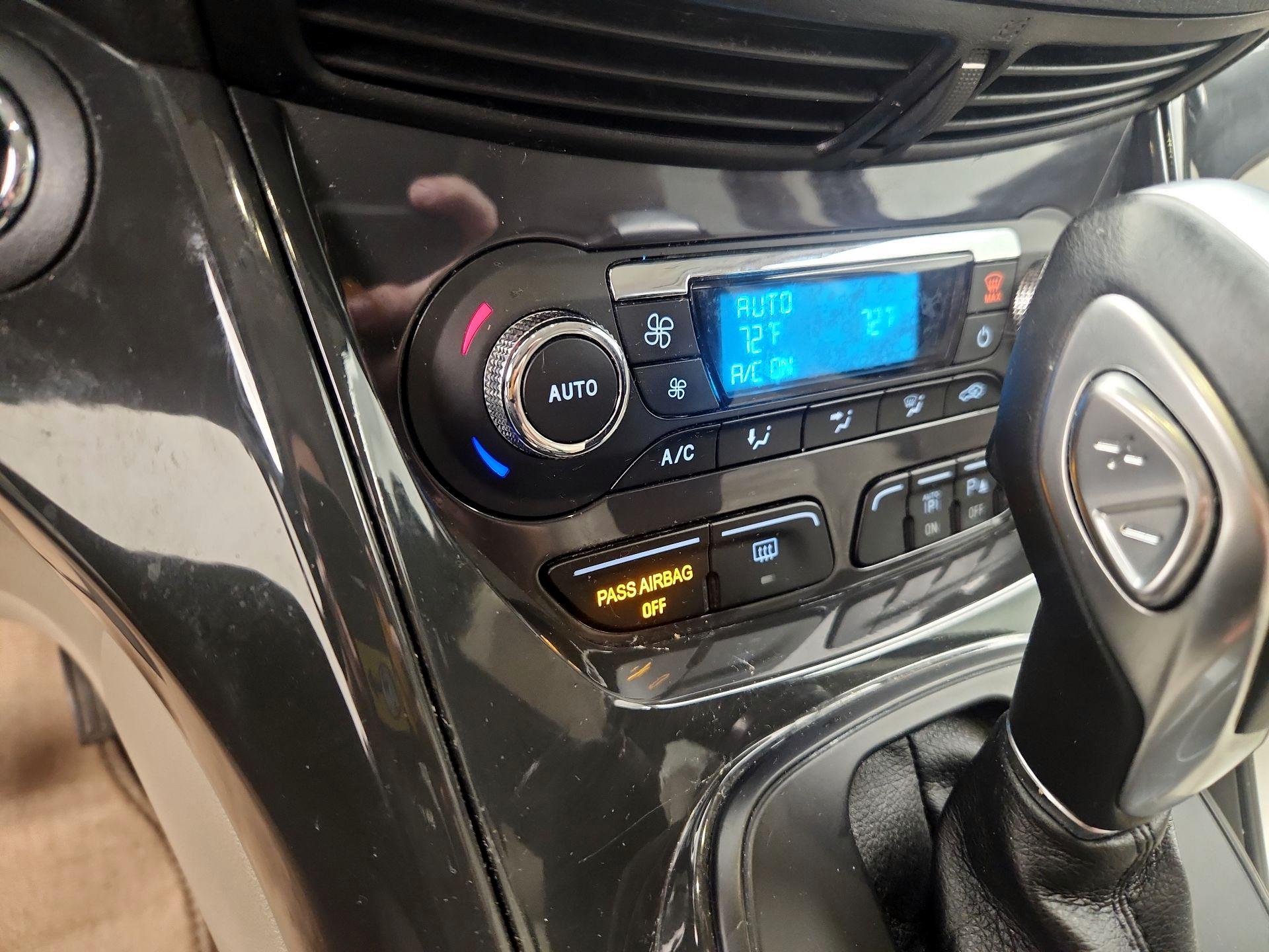 Thumbnail: 2015 Ford Escape - 16